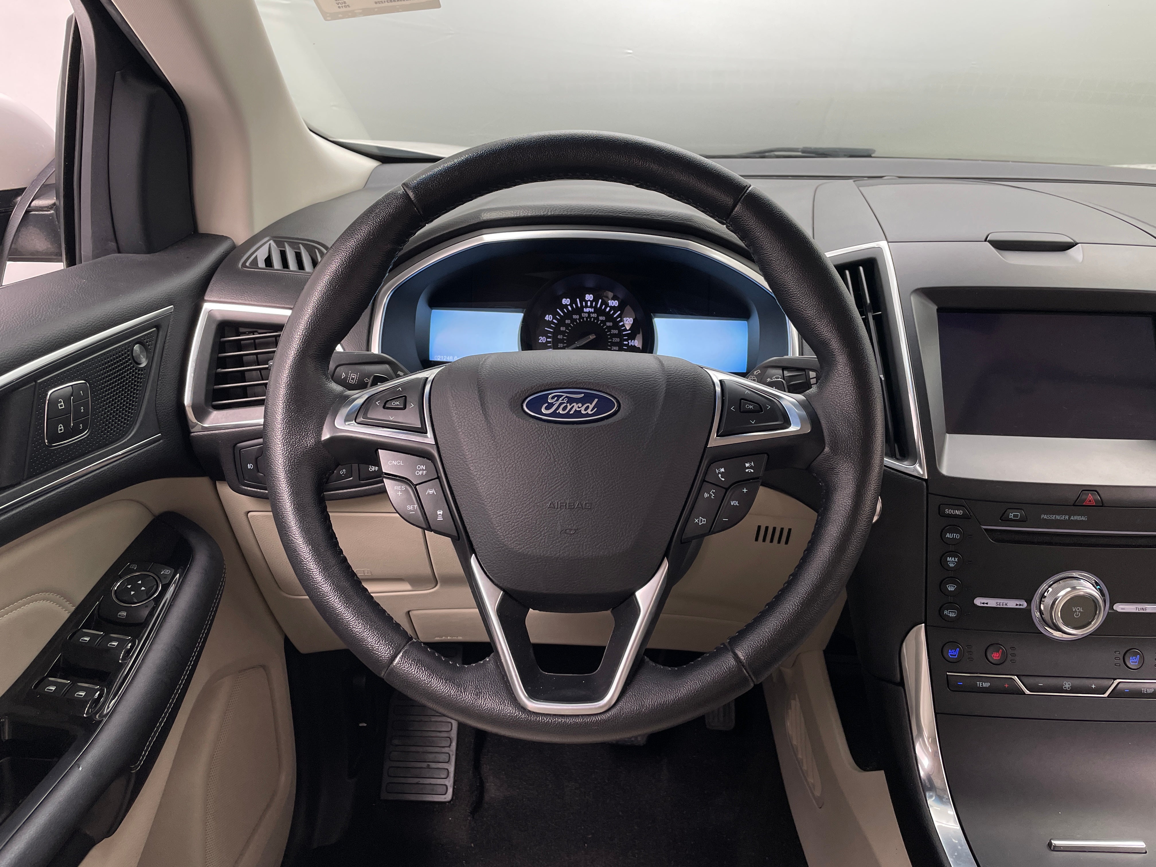 2019 Ford Edge Titanium 4