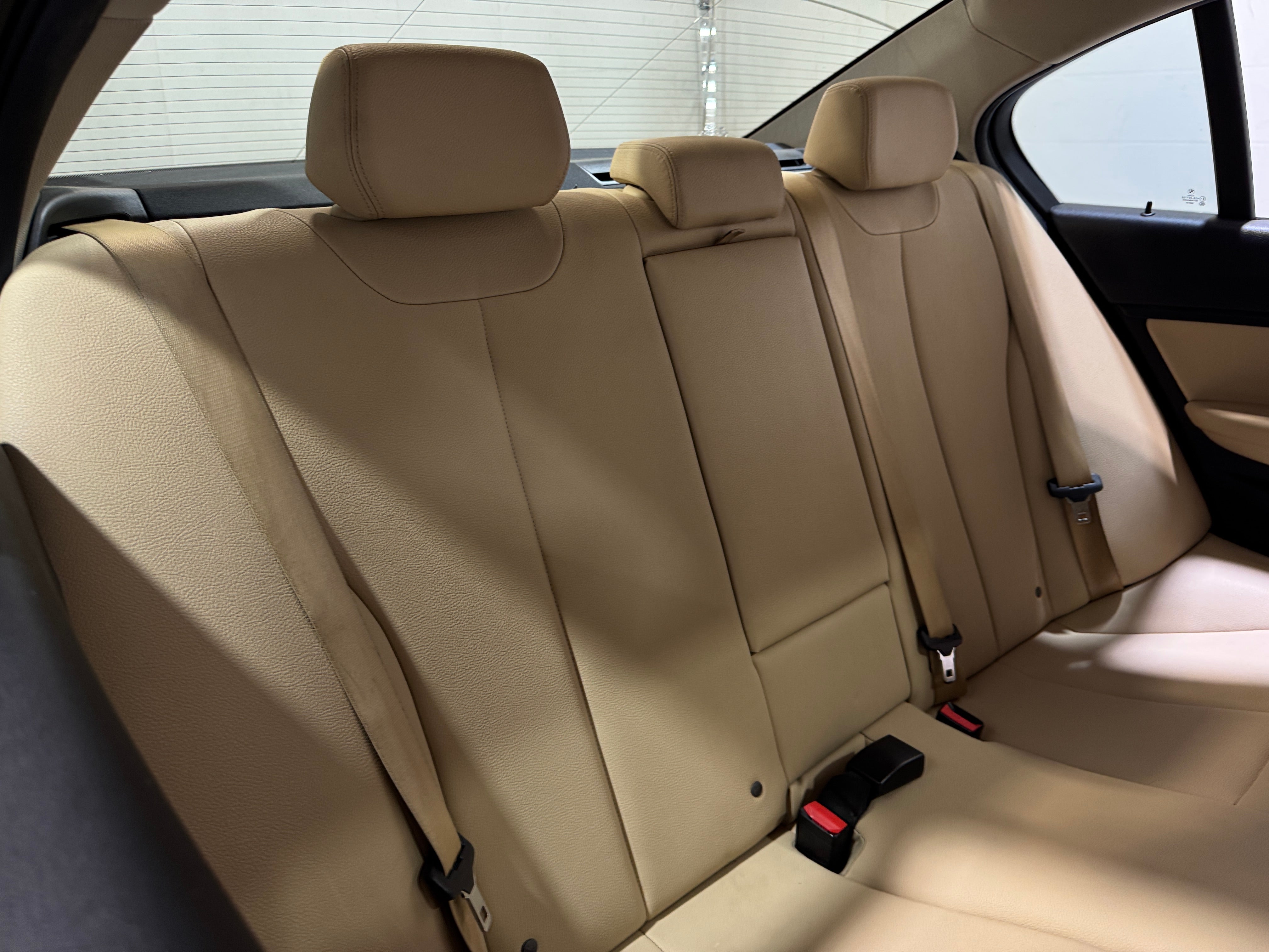 2017 BMW 3 Series 320i 5