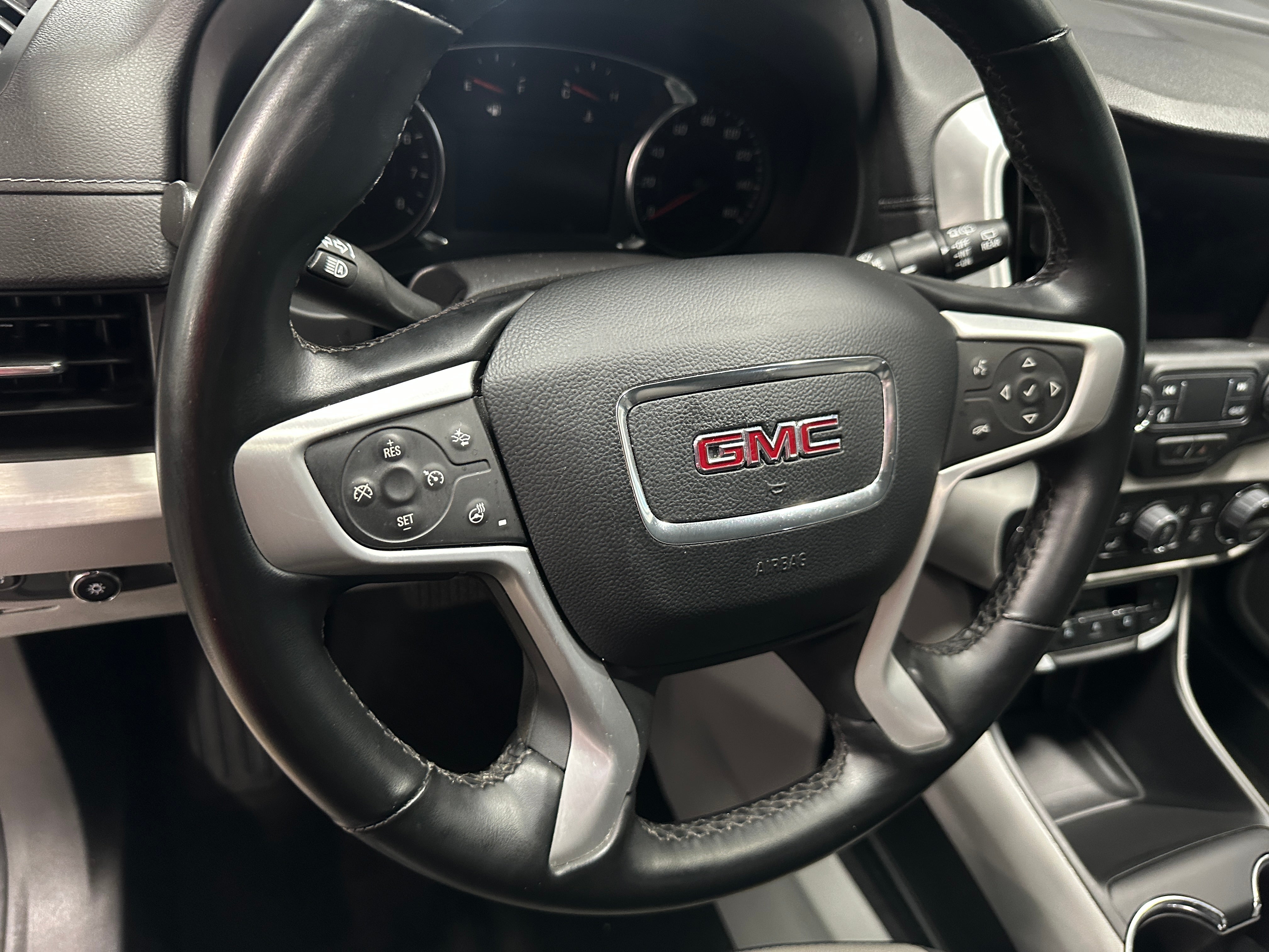 2023 GMC Terrain SLT 4