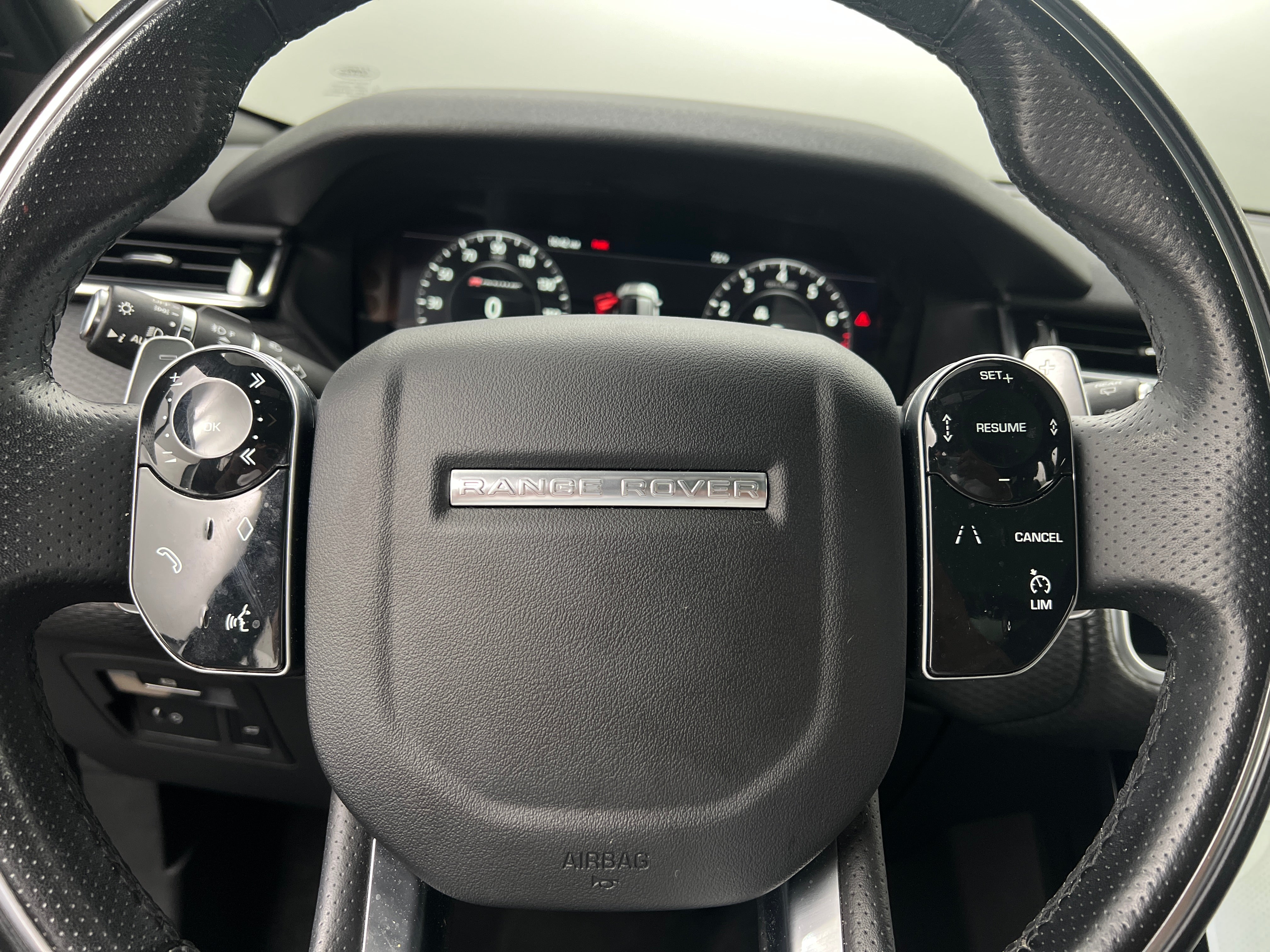 2019 Land Rover Range Rover Velar R-Dynamic SE 4