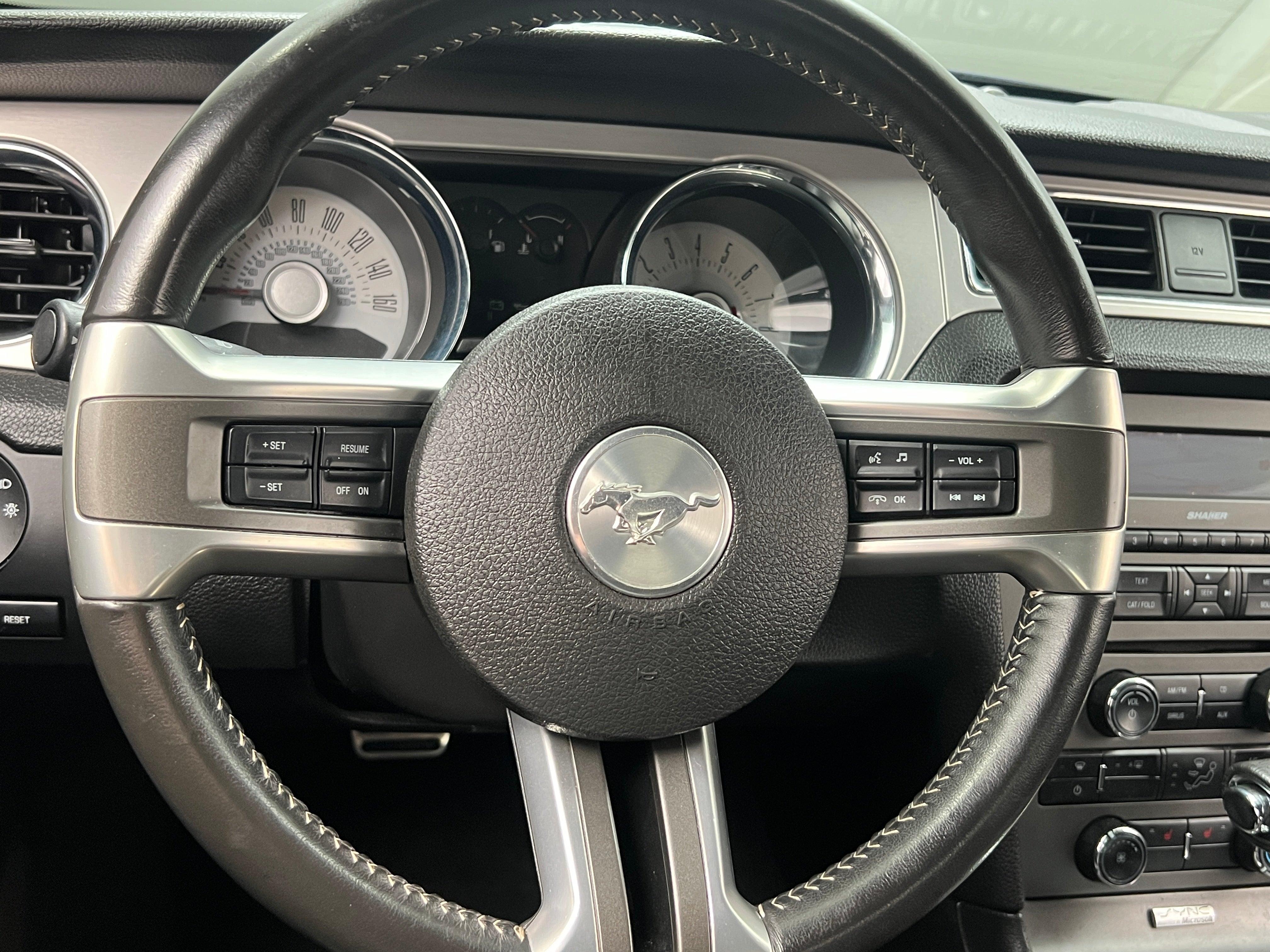 2012 Ford Mustang Premium 5