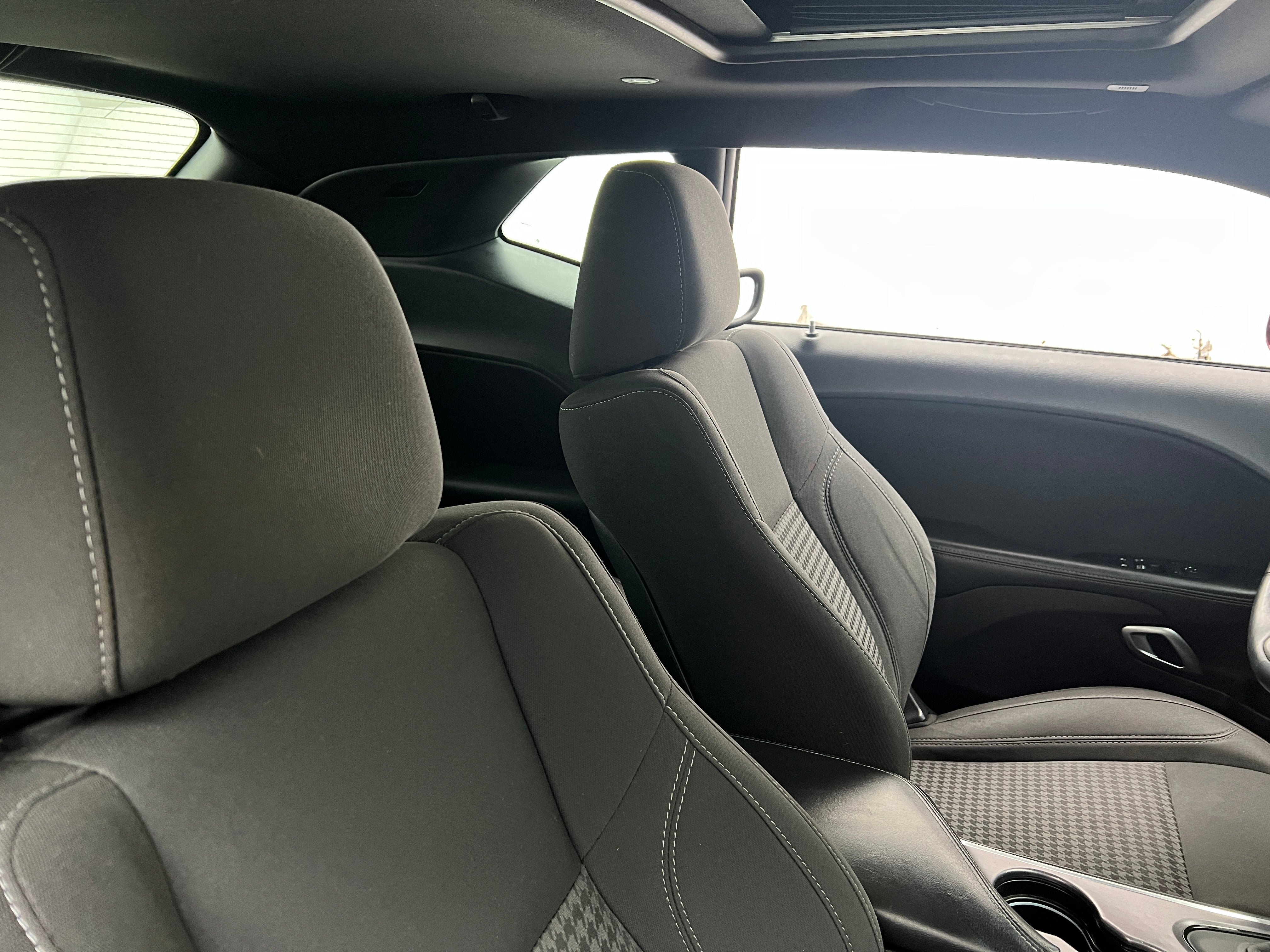 2017 Dodge Challenger SXT 2