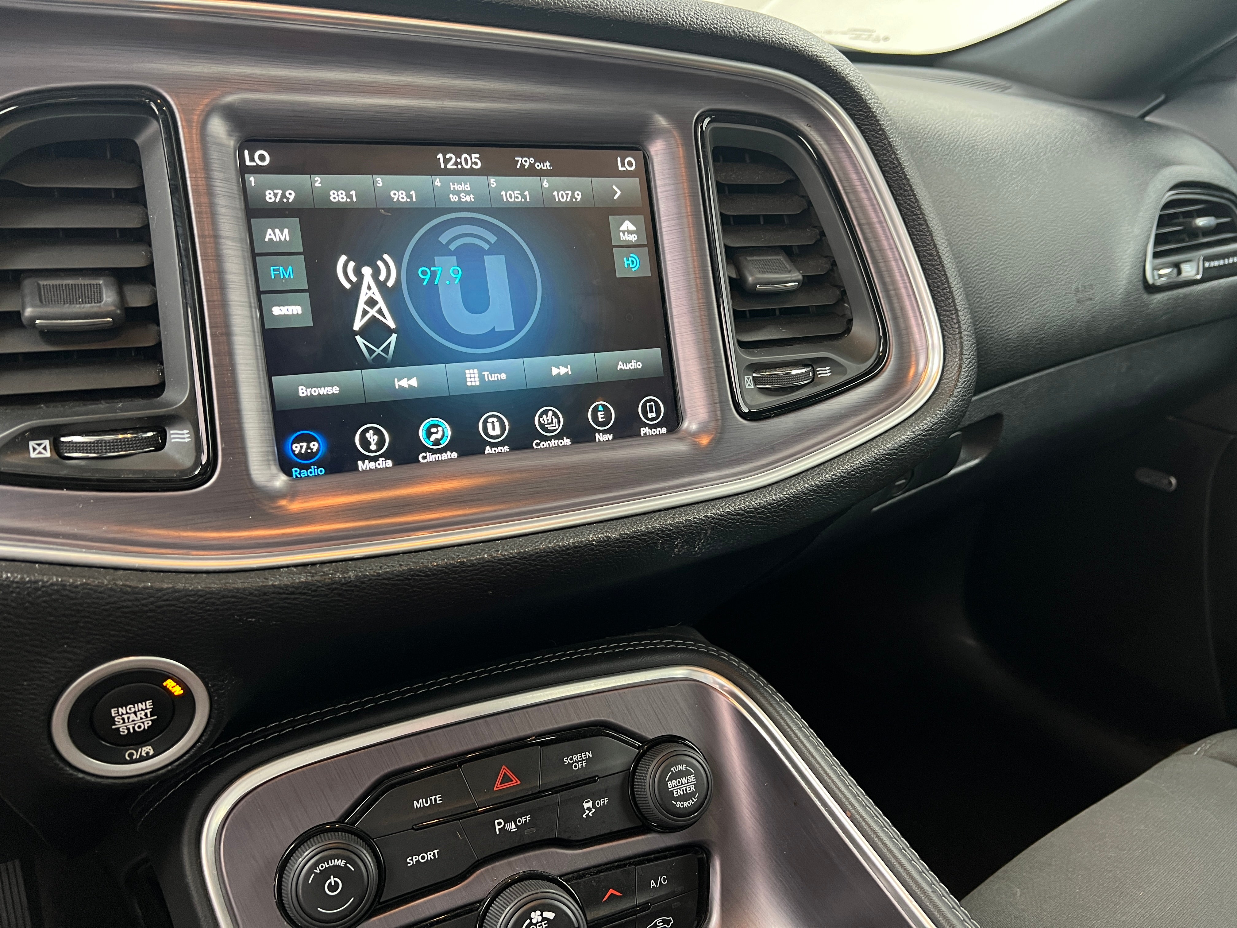 2017 Dodge Challenger SXT 3