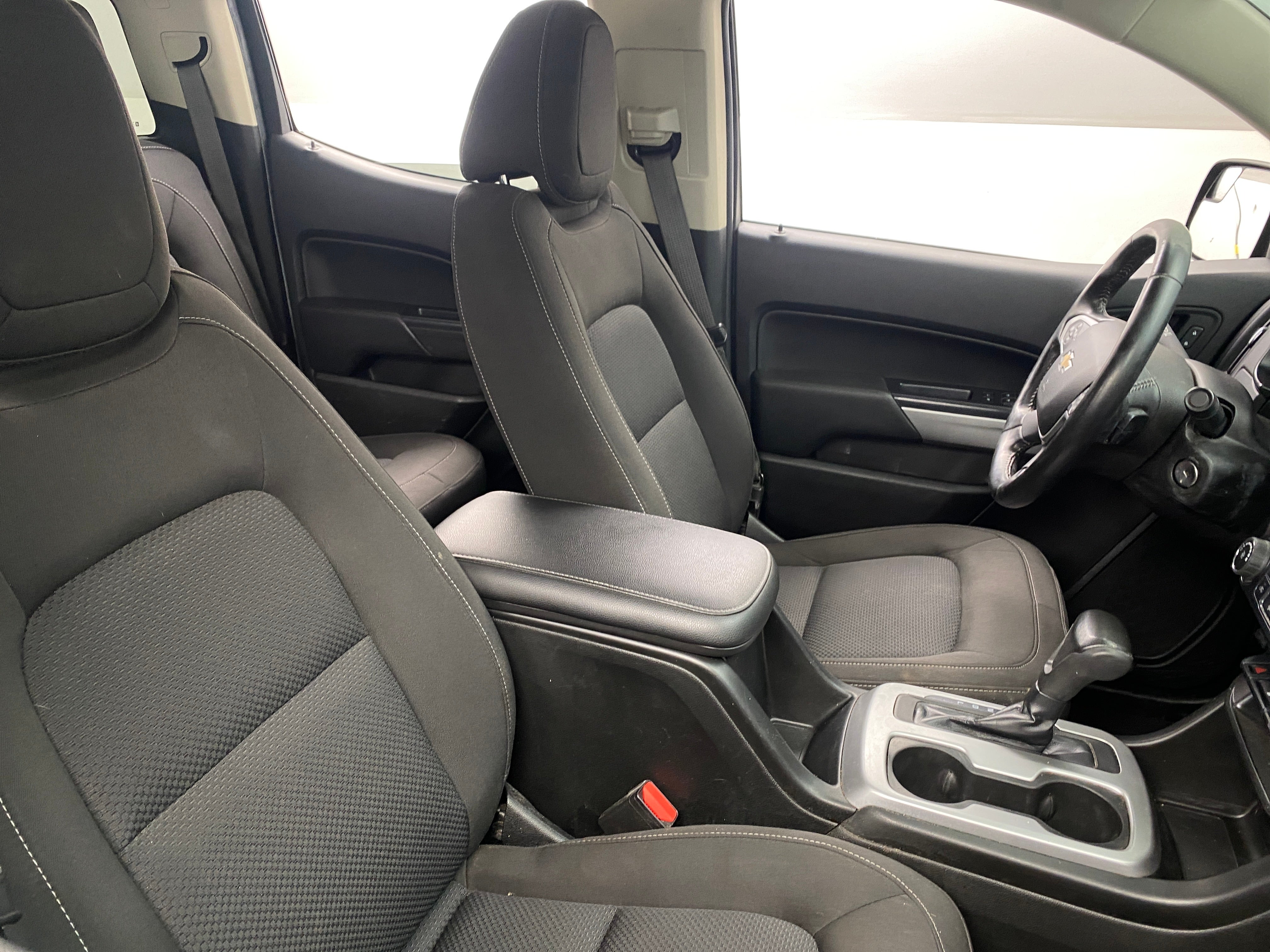 2021 Chevrolet Colorado LT 2