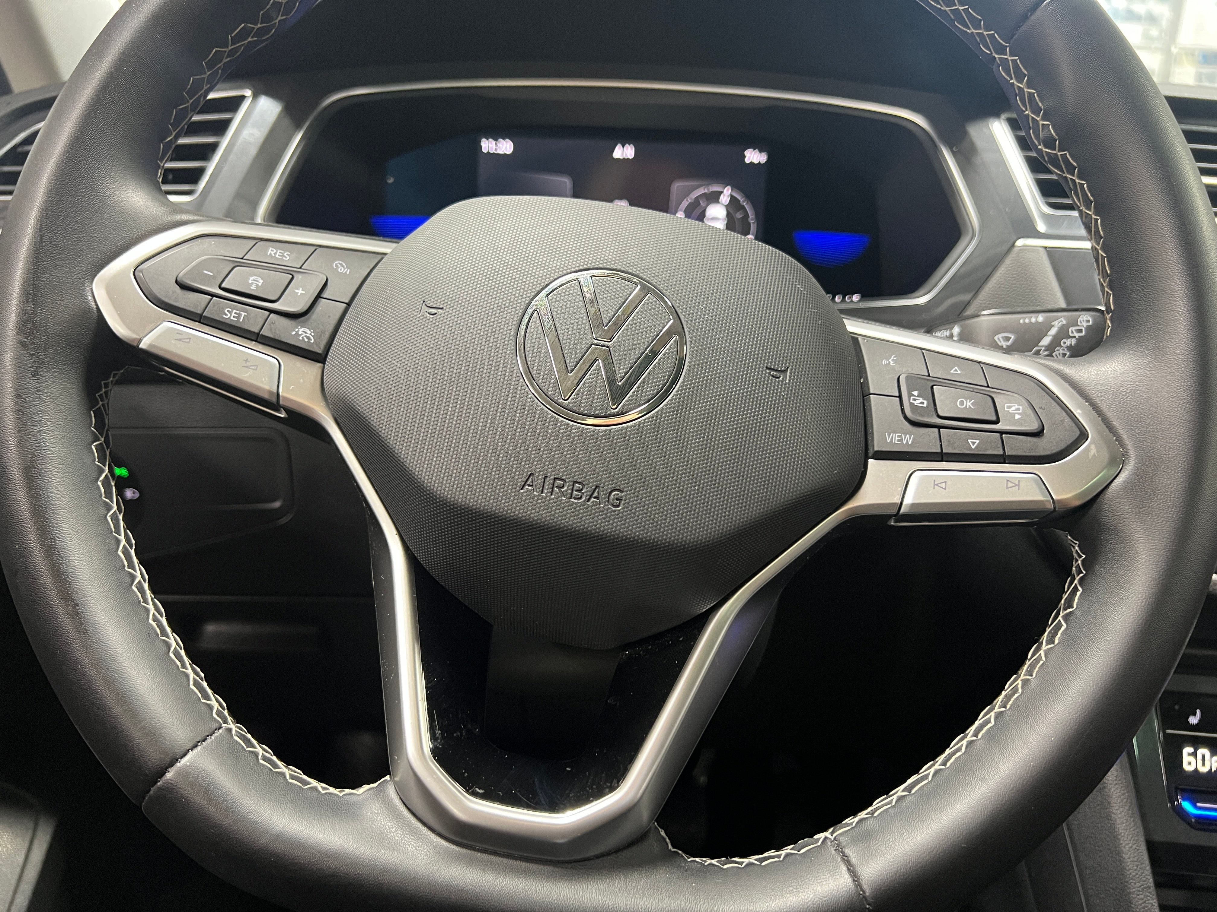 2023 Volkswagen Tiguan SE 4