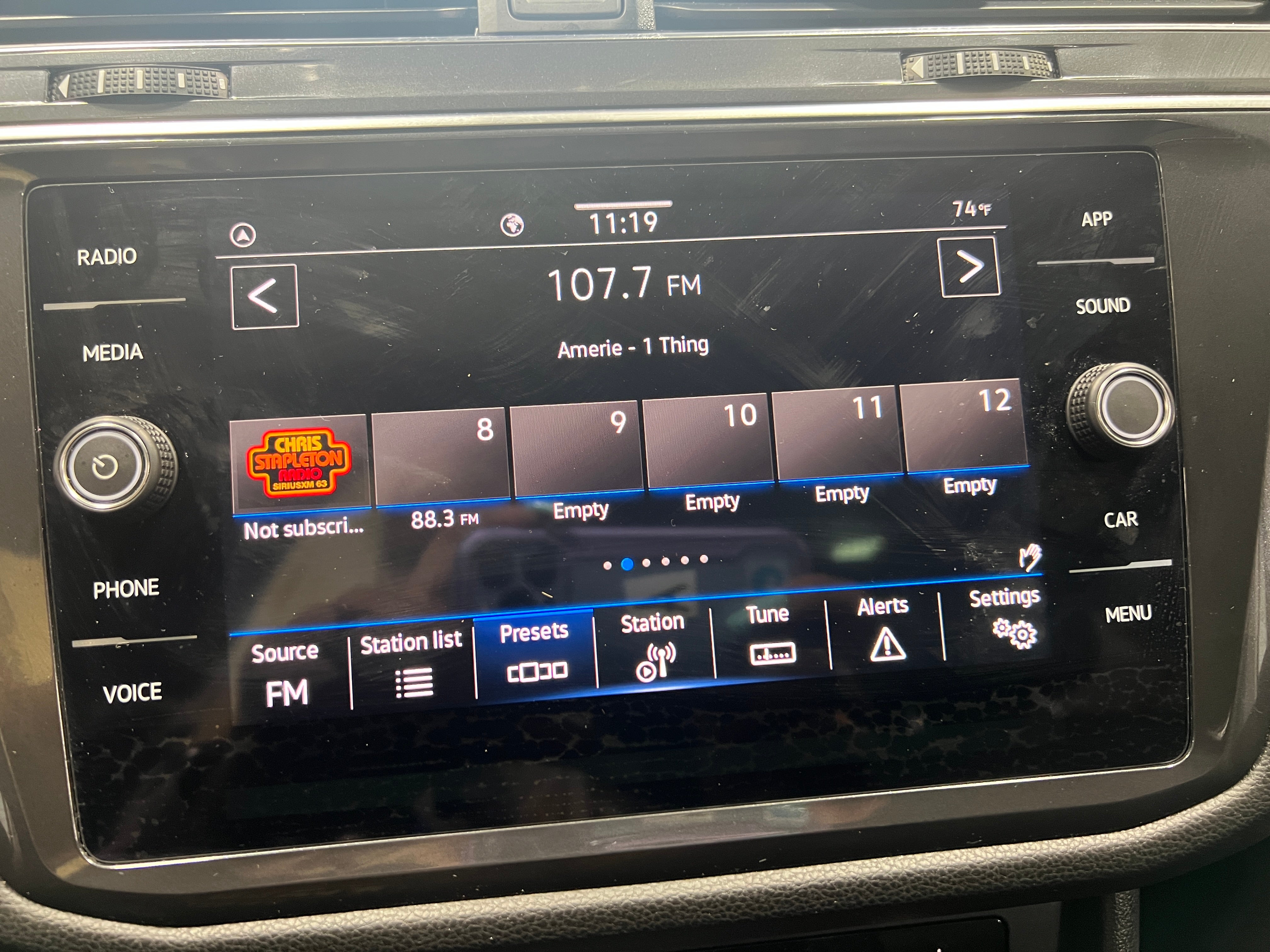 2023 Volkswagen Tiguan SE 3