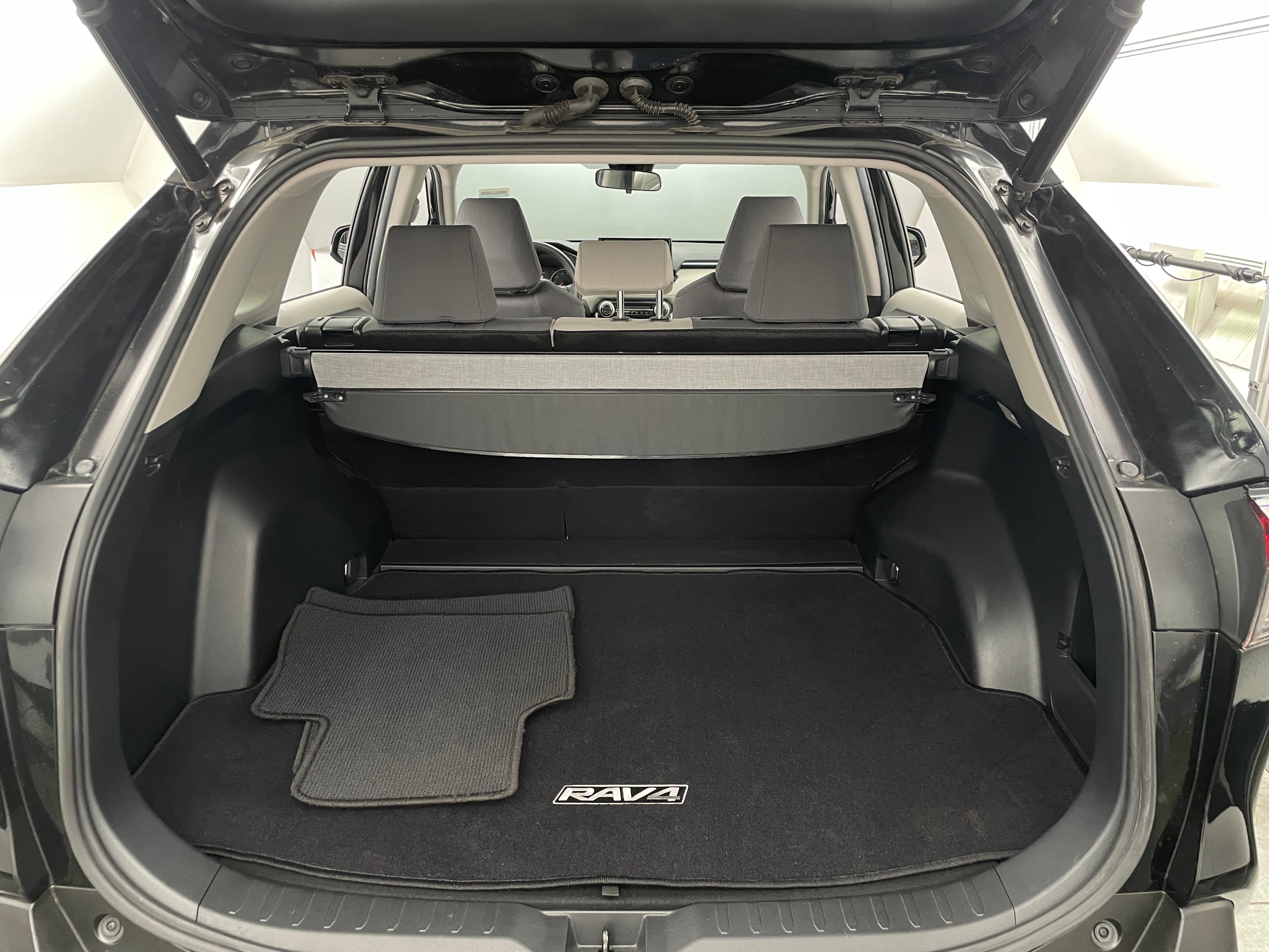 2019 Toyota RAV4 XLE 7