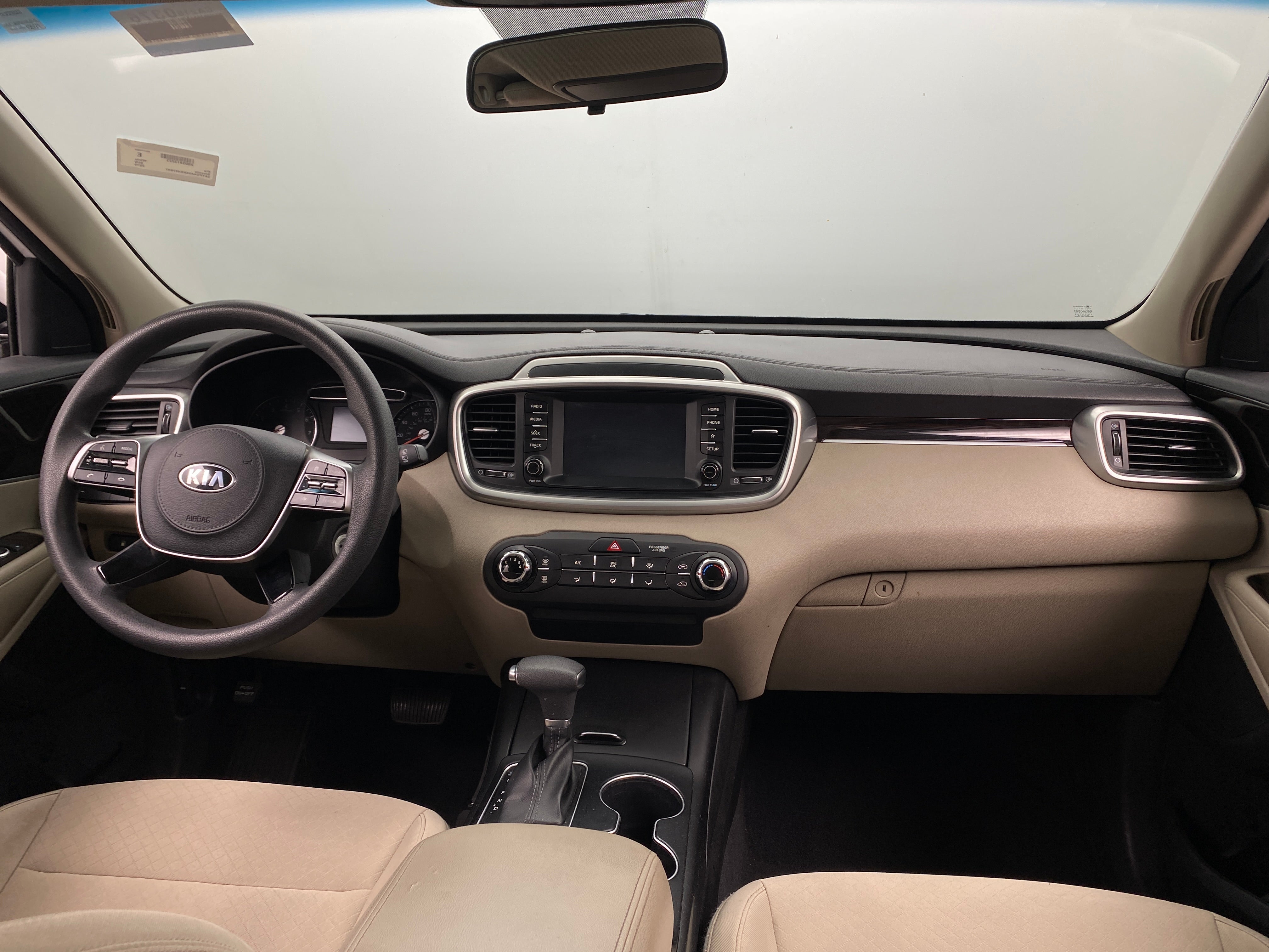 Thumbnail: 2019 Kia Sorento - 3
