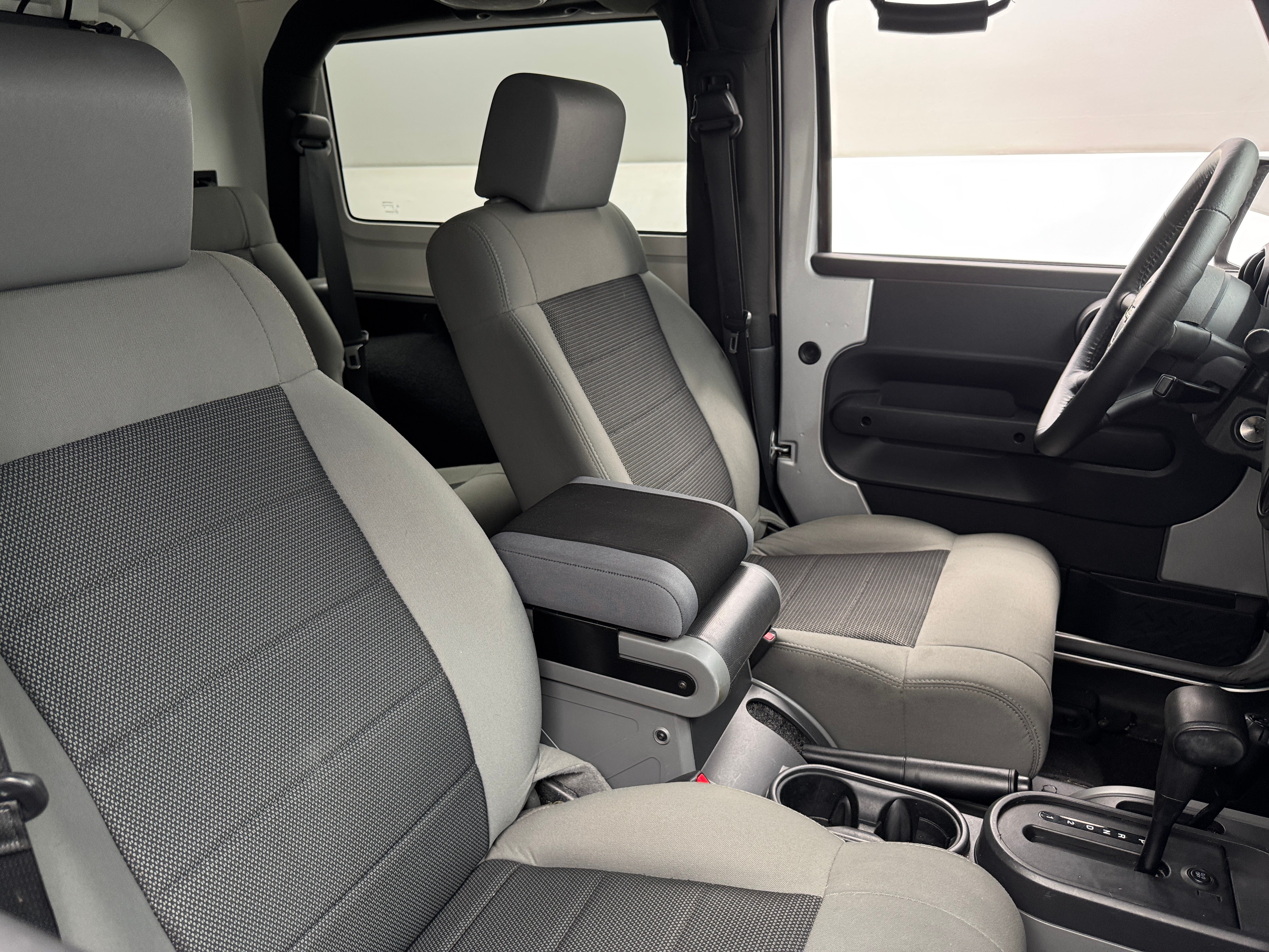 2010 Jeep Wrangler Sport 2
