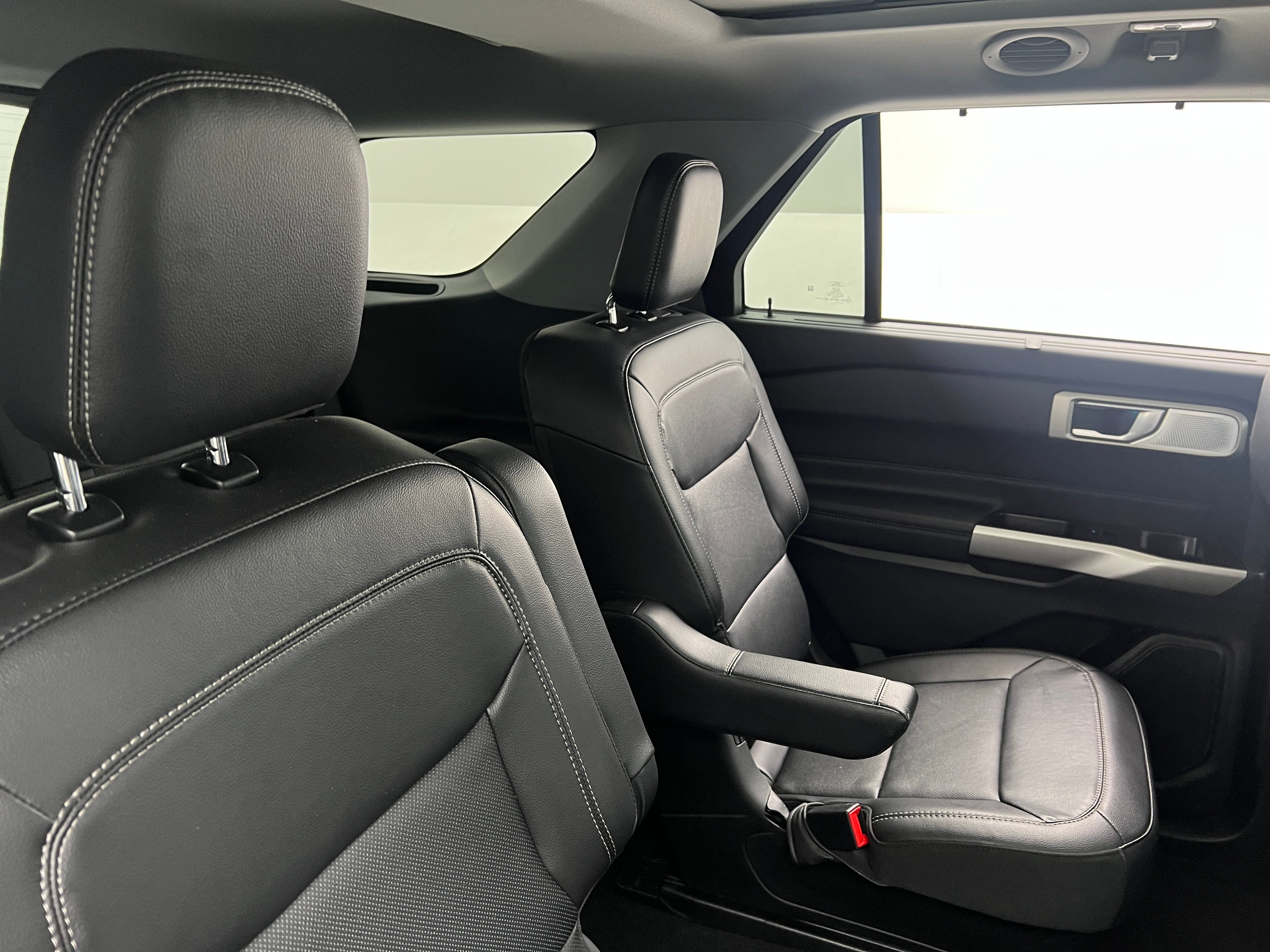 2023 Ford Explorer Limited 5