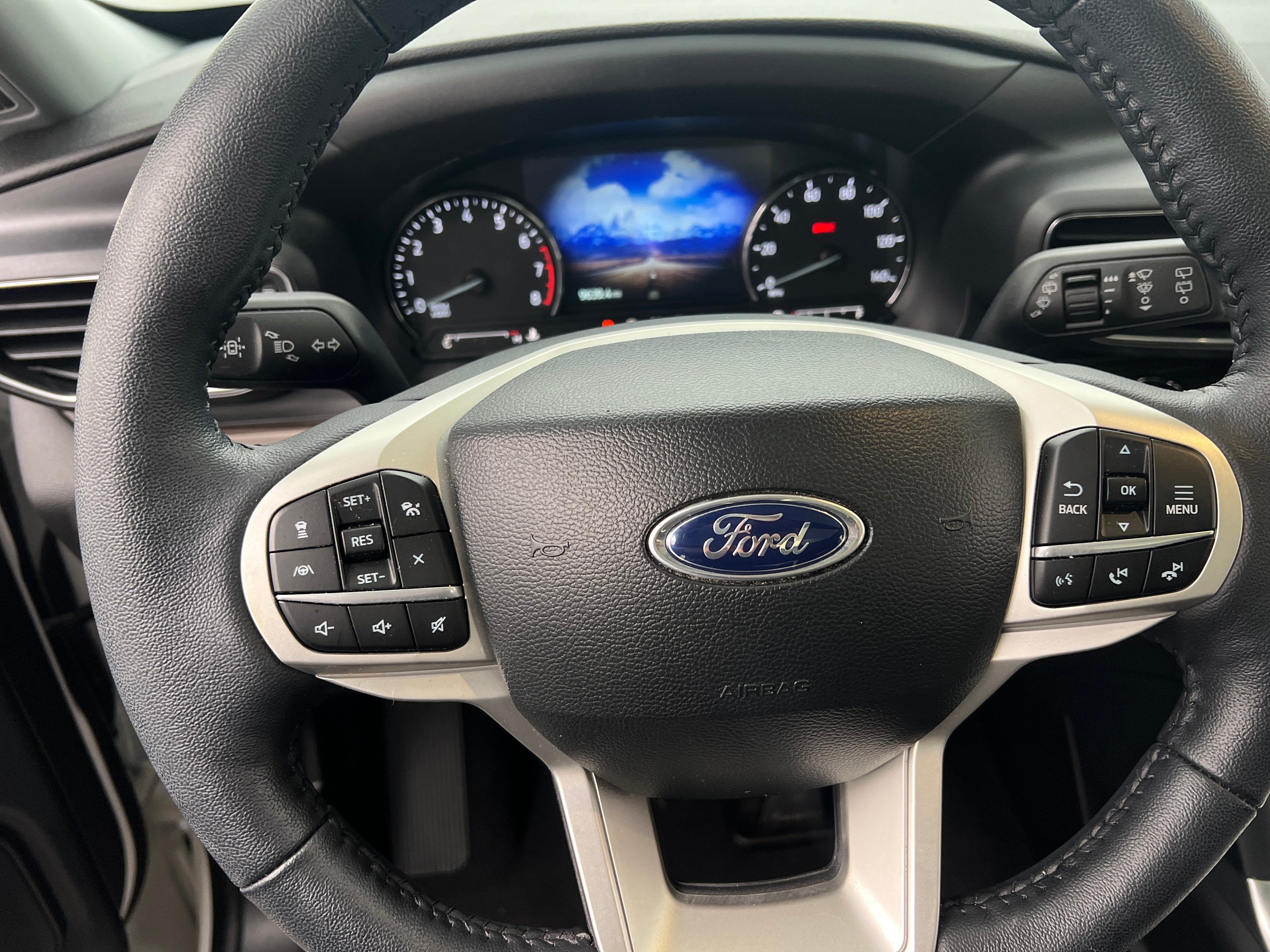 2023 Ford Explorer Limited 4