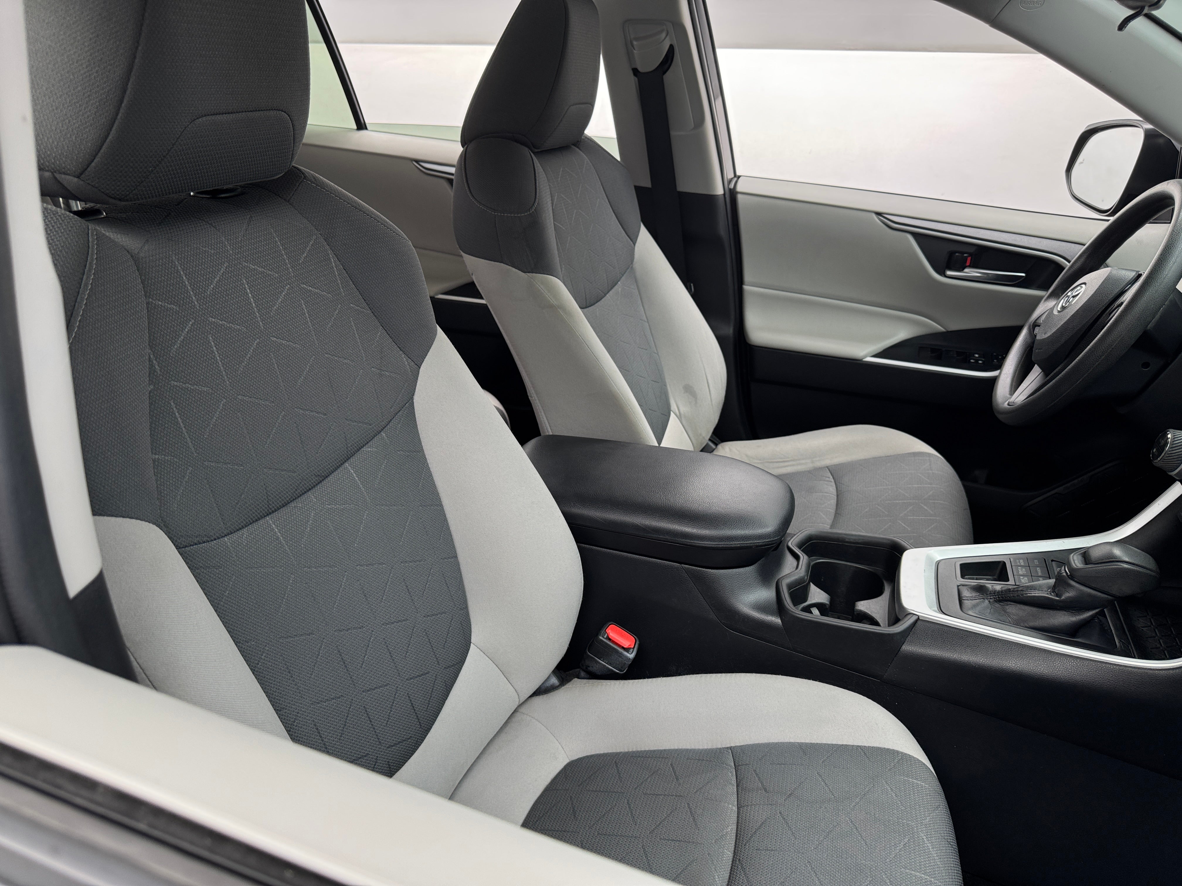 2019 Toyota RAV4 XLE 2