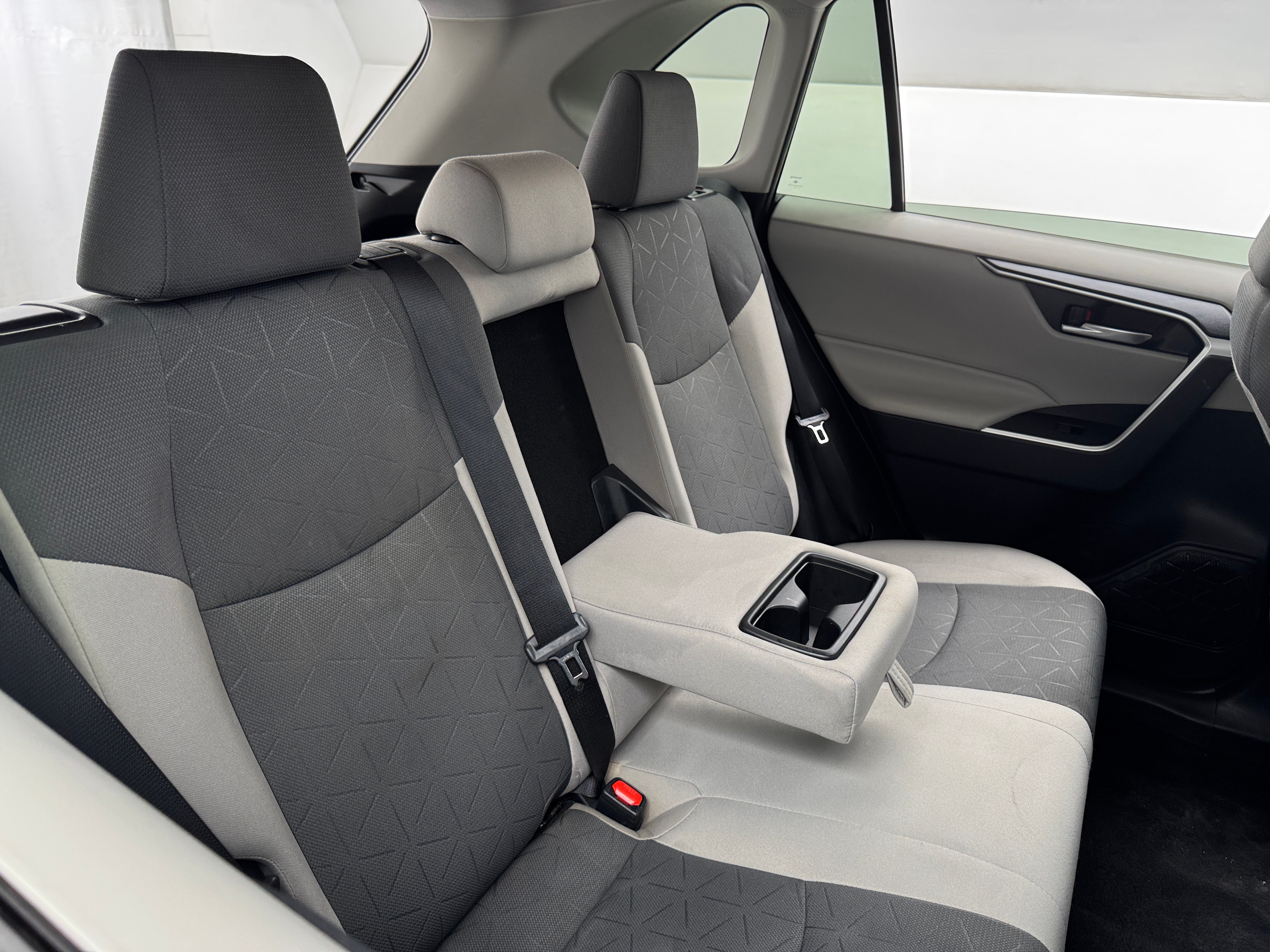 2019 Toyota RAV4 XLE 6