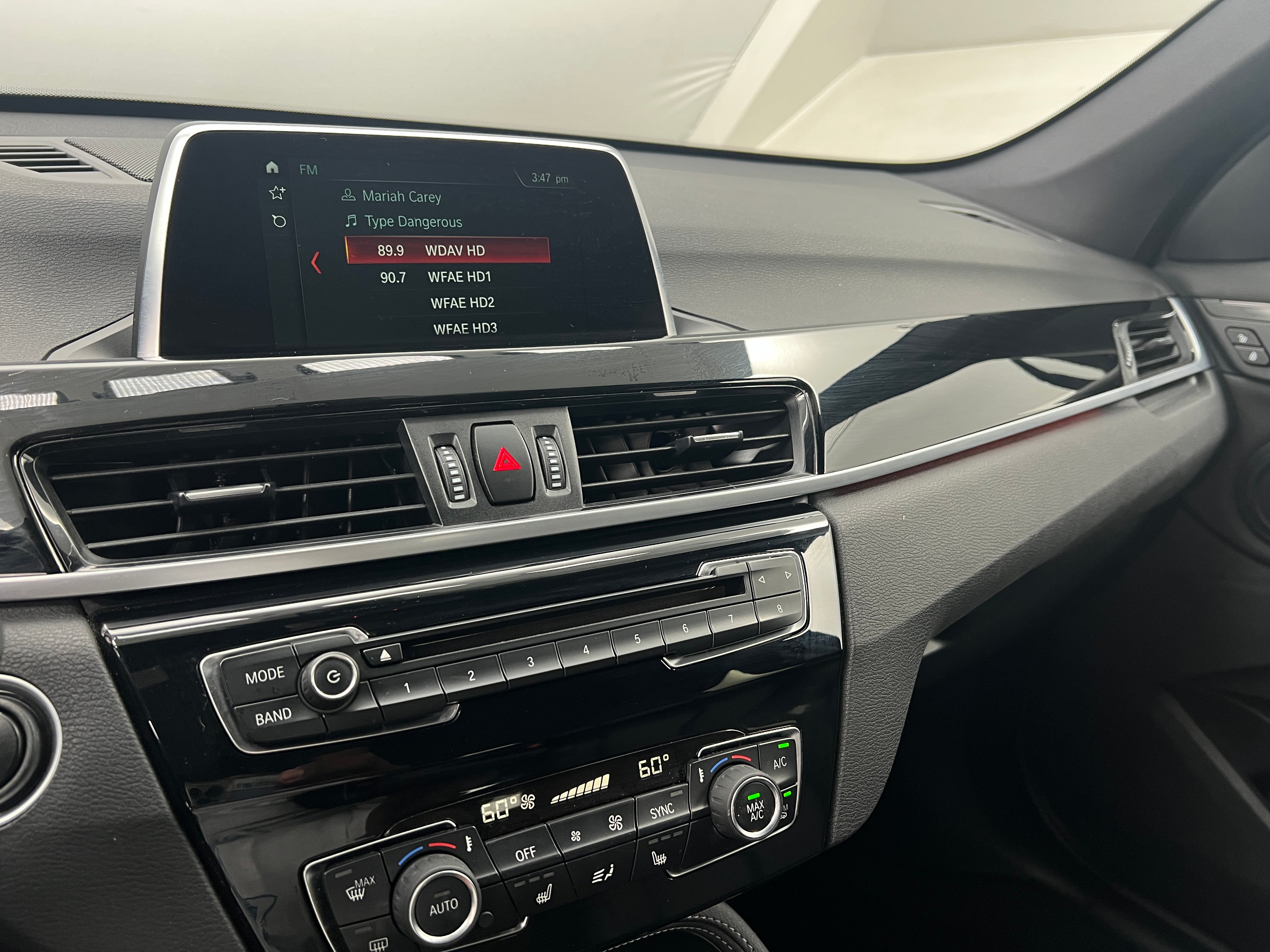 2018 BMW X1 xDrive28i 3