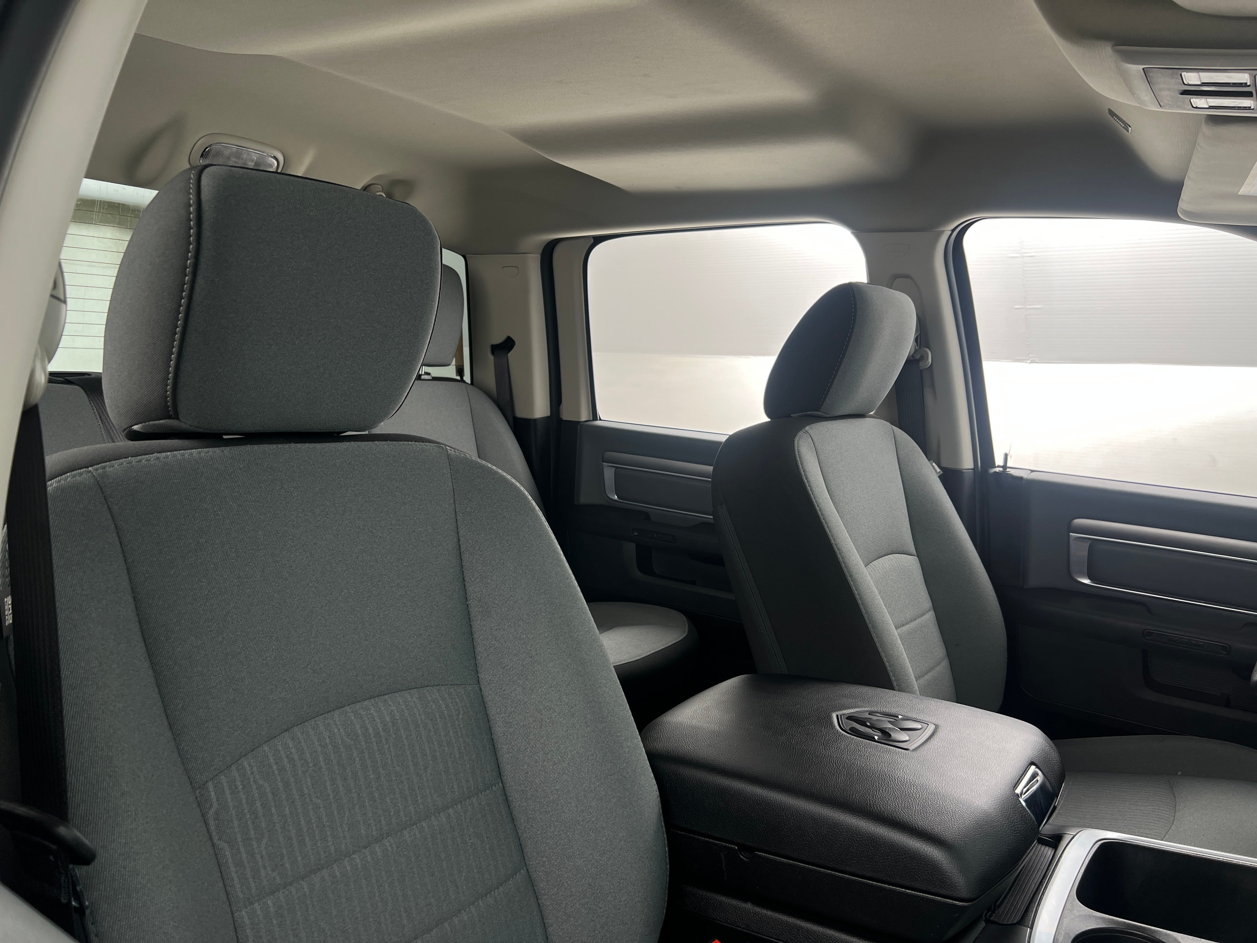 2023 RAM 1500 Classic SLT 2