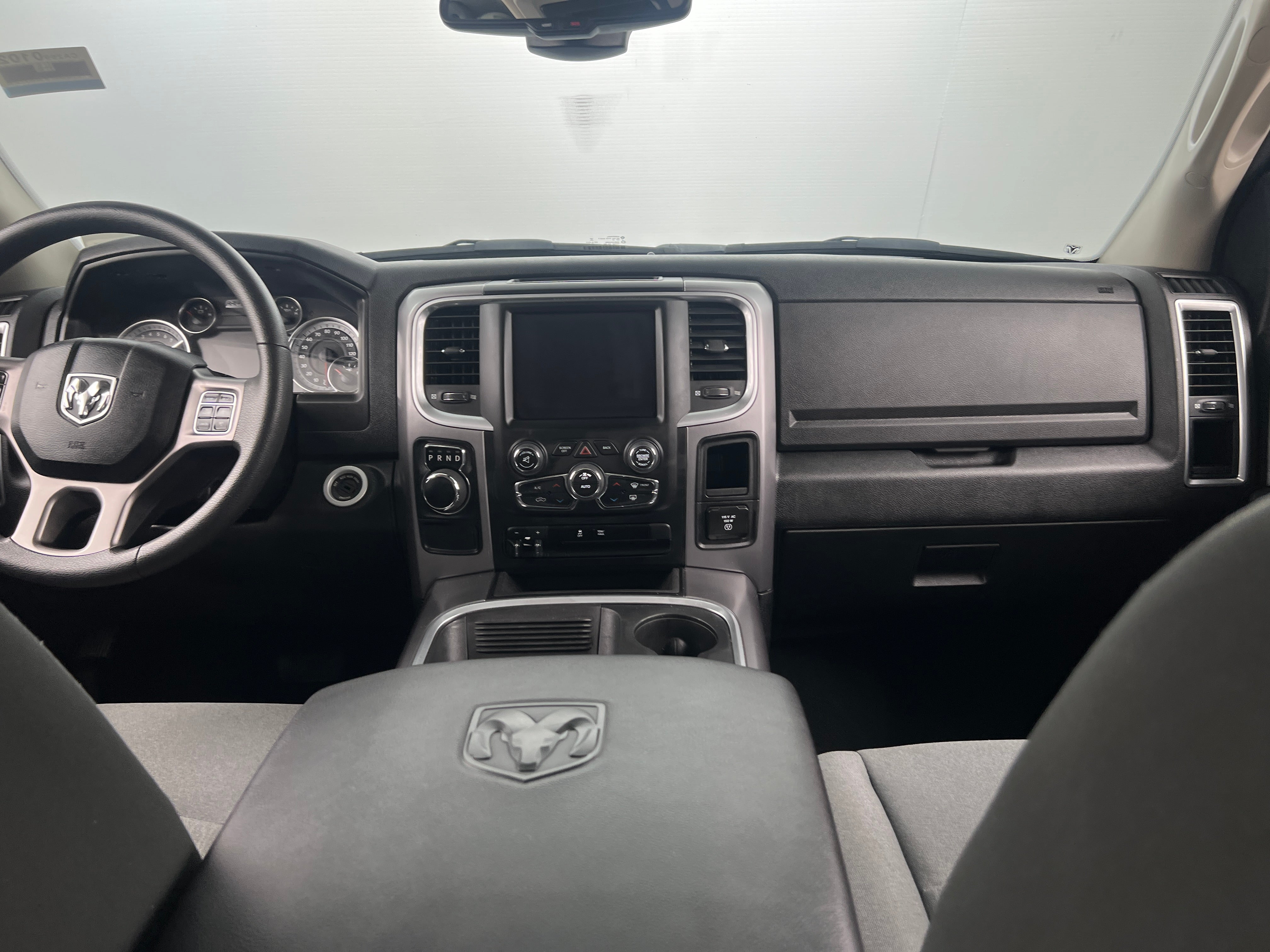 2023 RAM 1500 Classic SLT 3