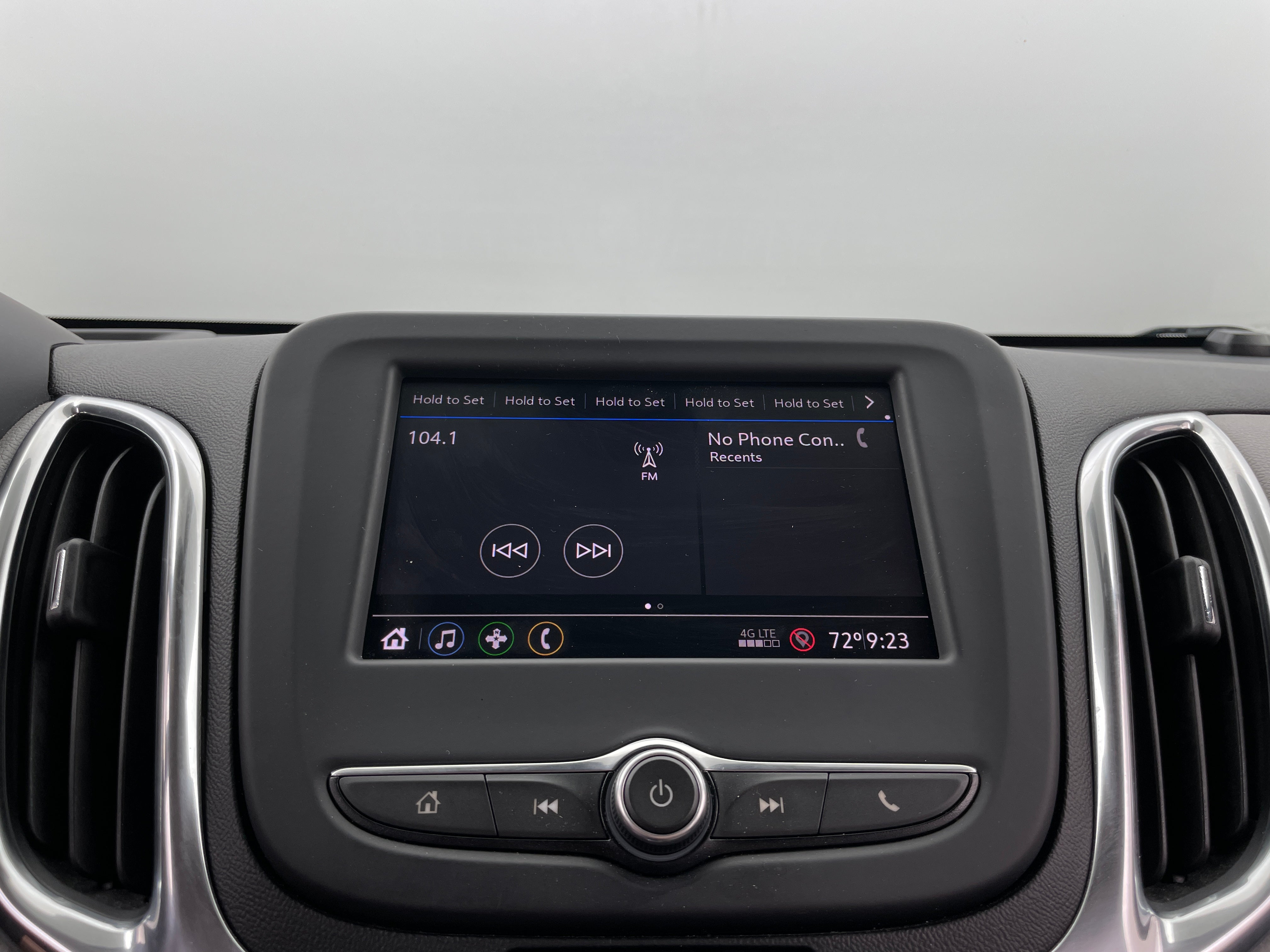 Thumbnail: 2020 Chevrolet Equinox - 4