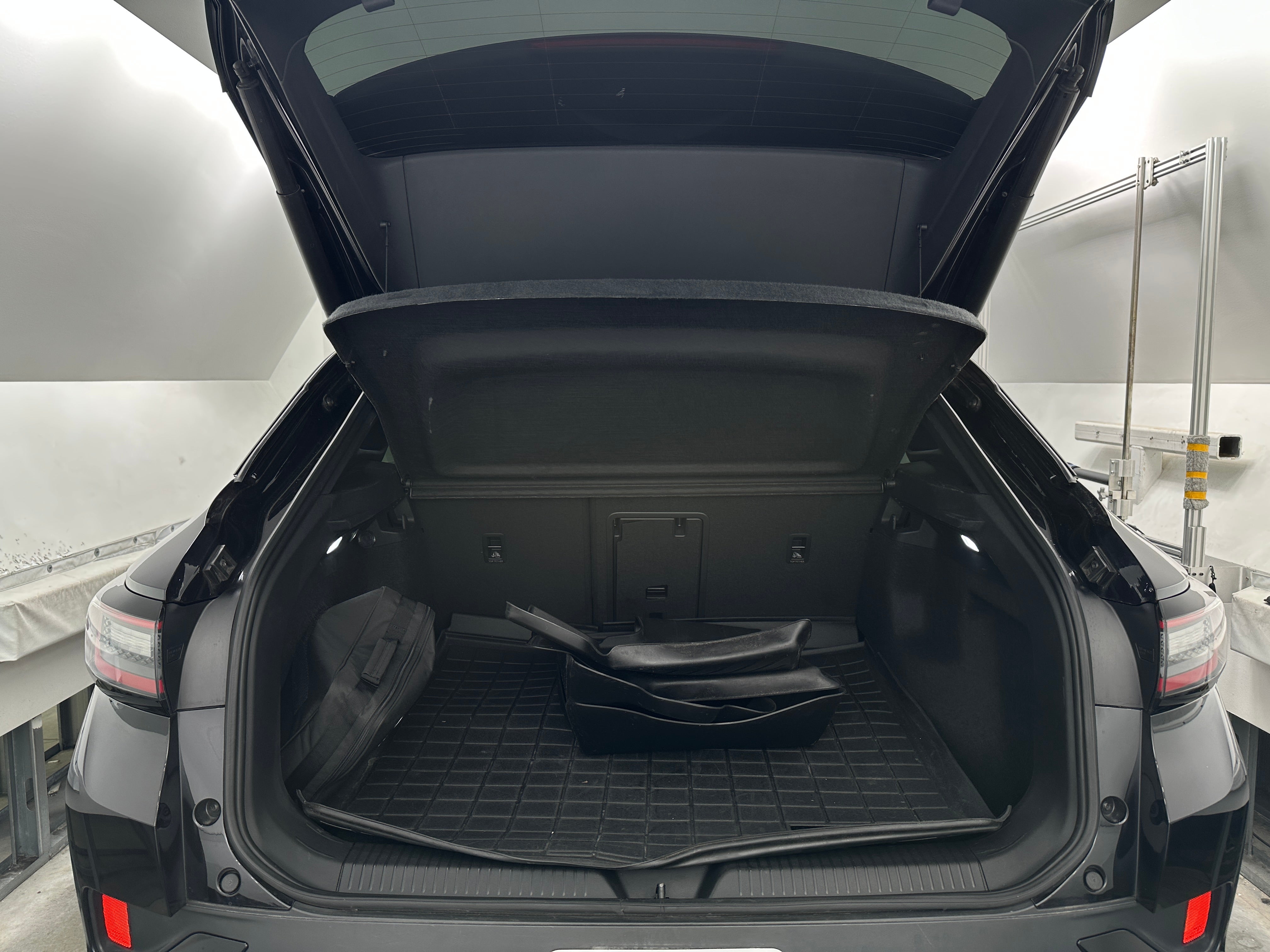 2023 Volkswagen ID.4 Pro S 6