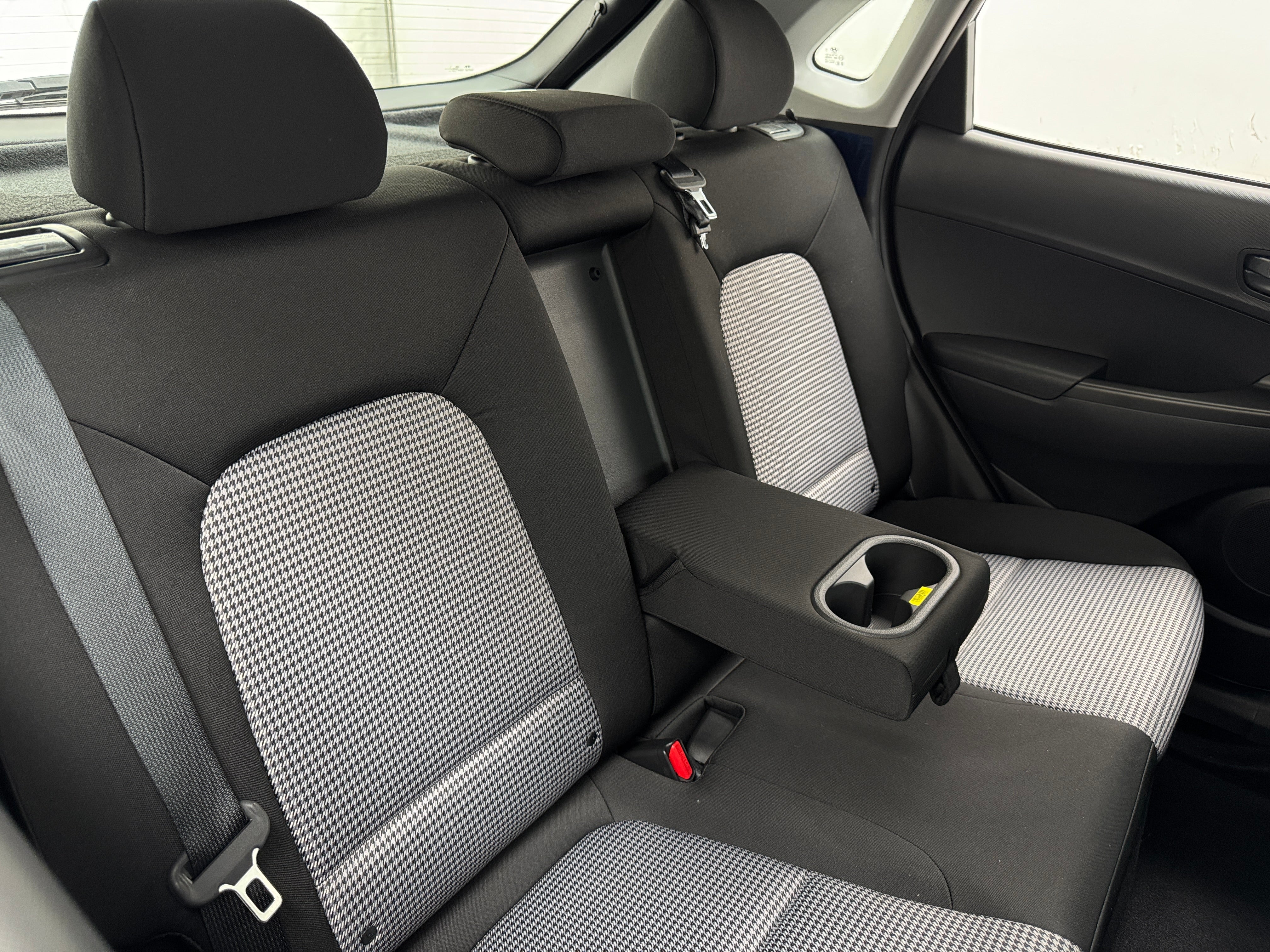 2021 Hyundai Kona SE 6