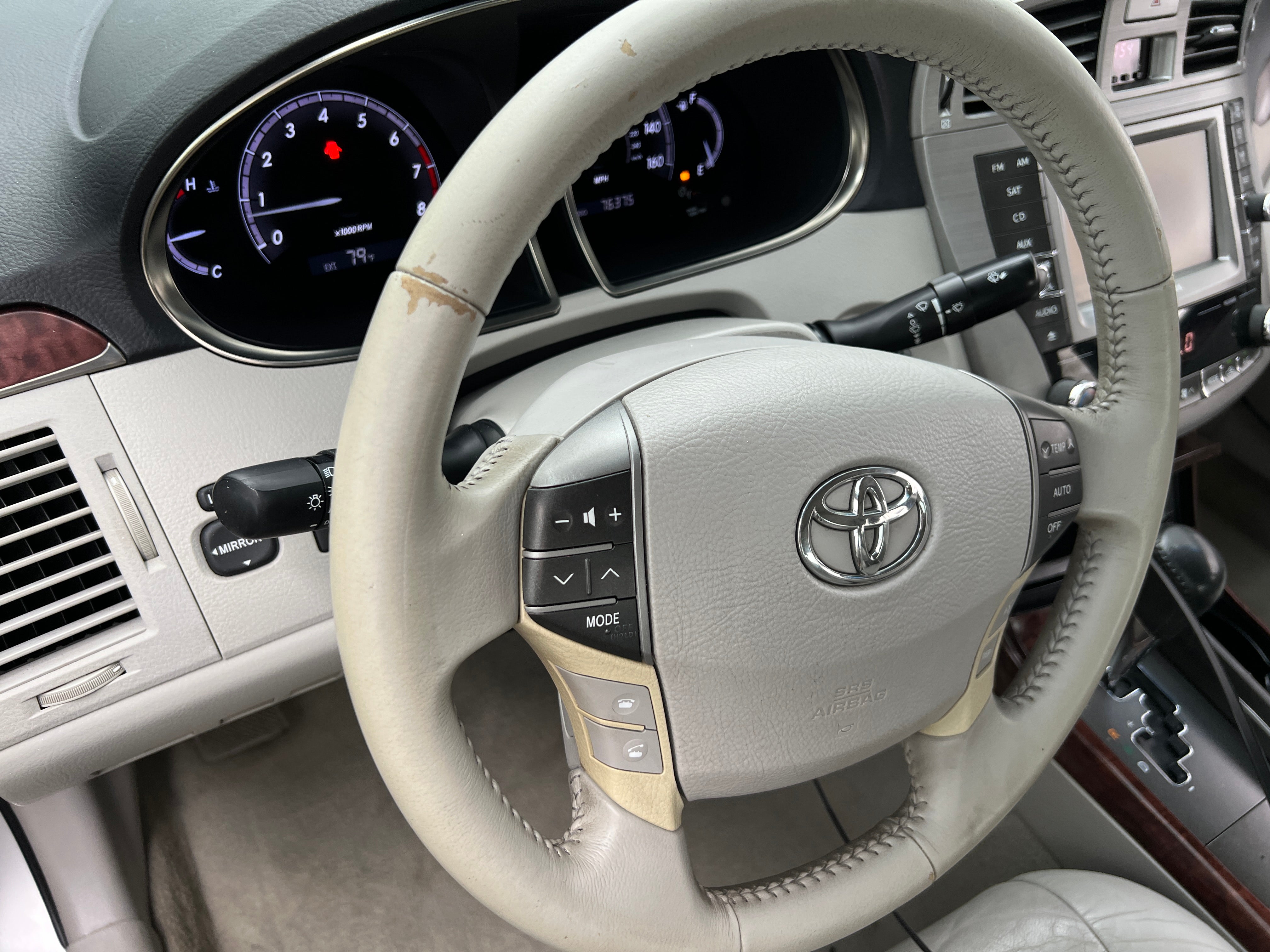 2011 Toyota Avalon Base 4