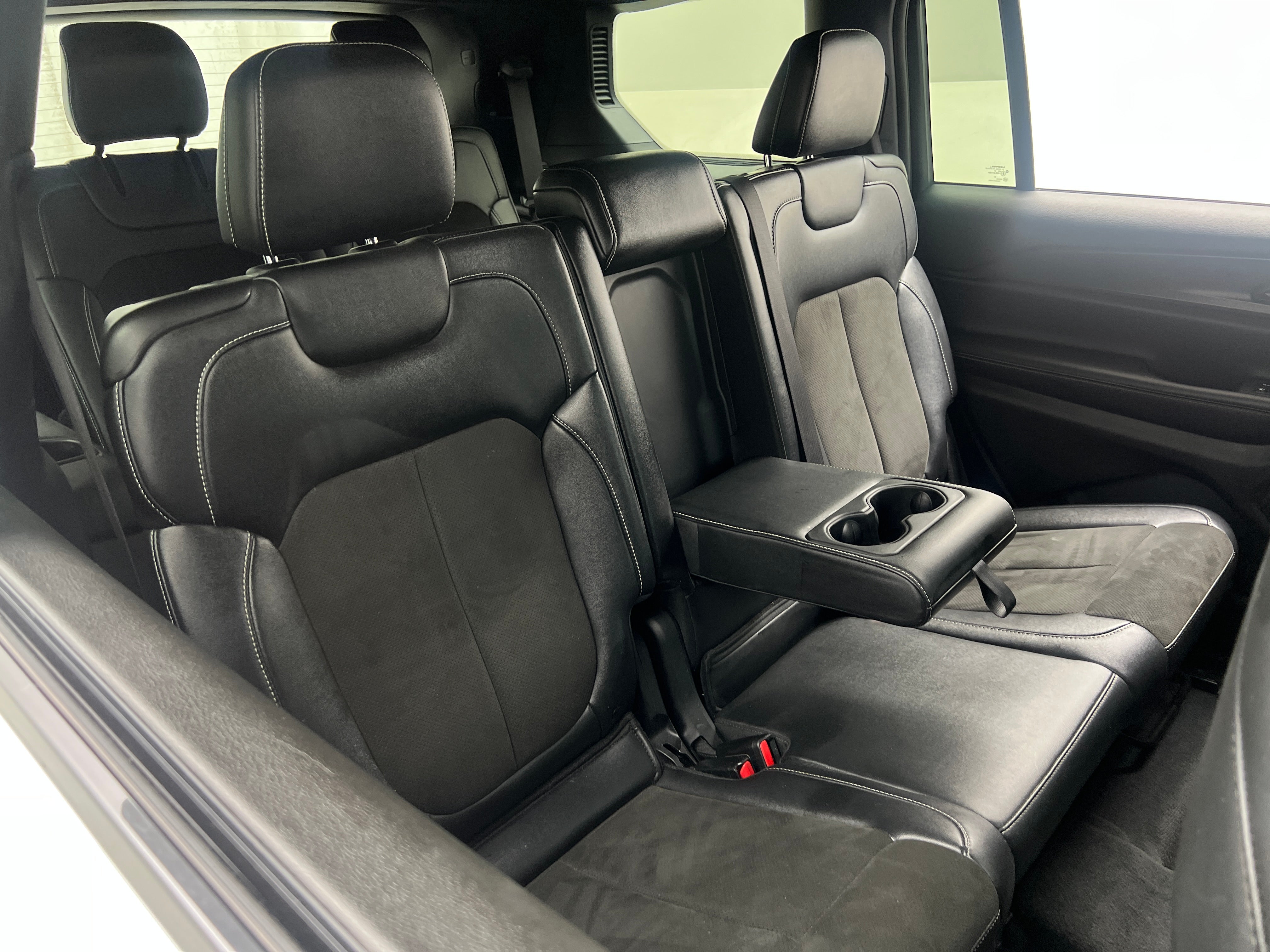 2023 Jeep Grand Cherokee L Altitude 5