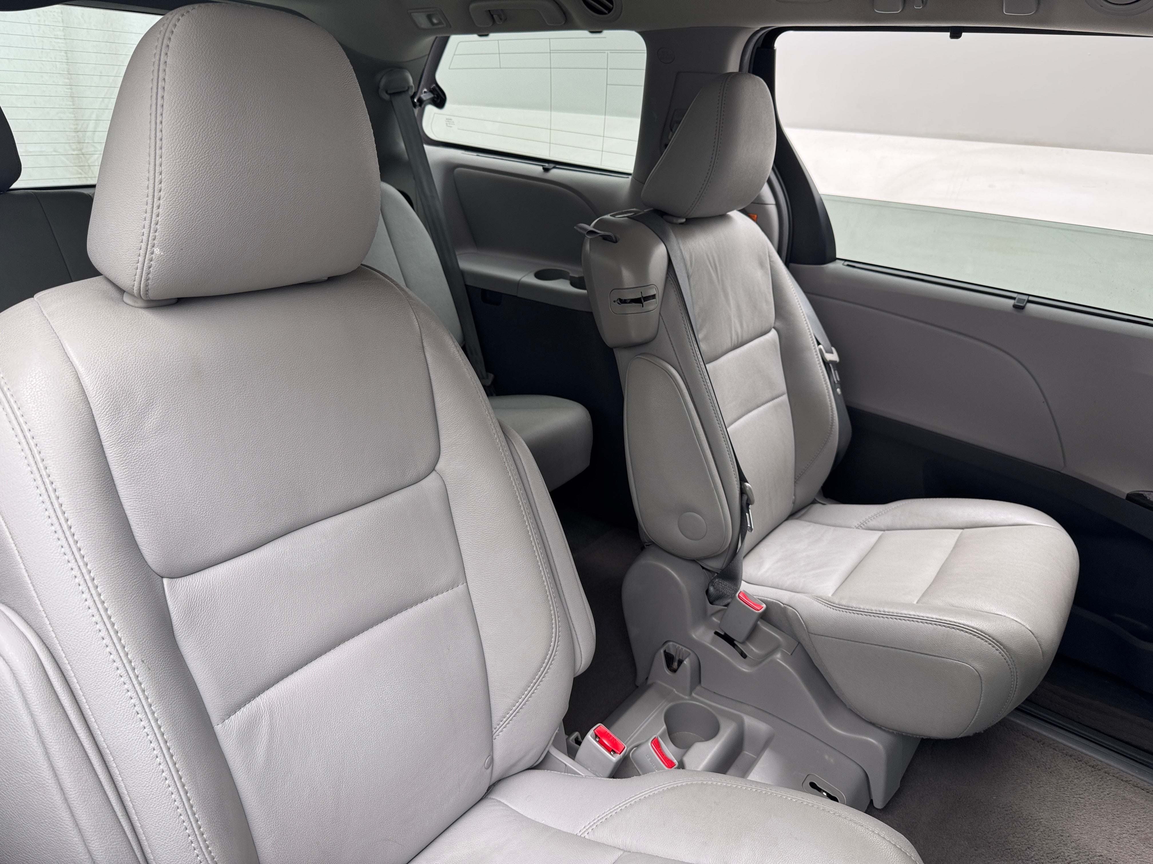 2017 Toyota Sienna XLE 5