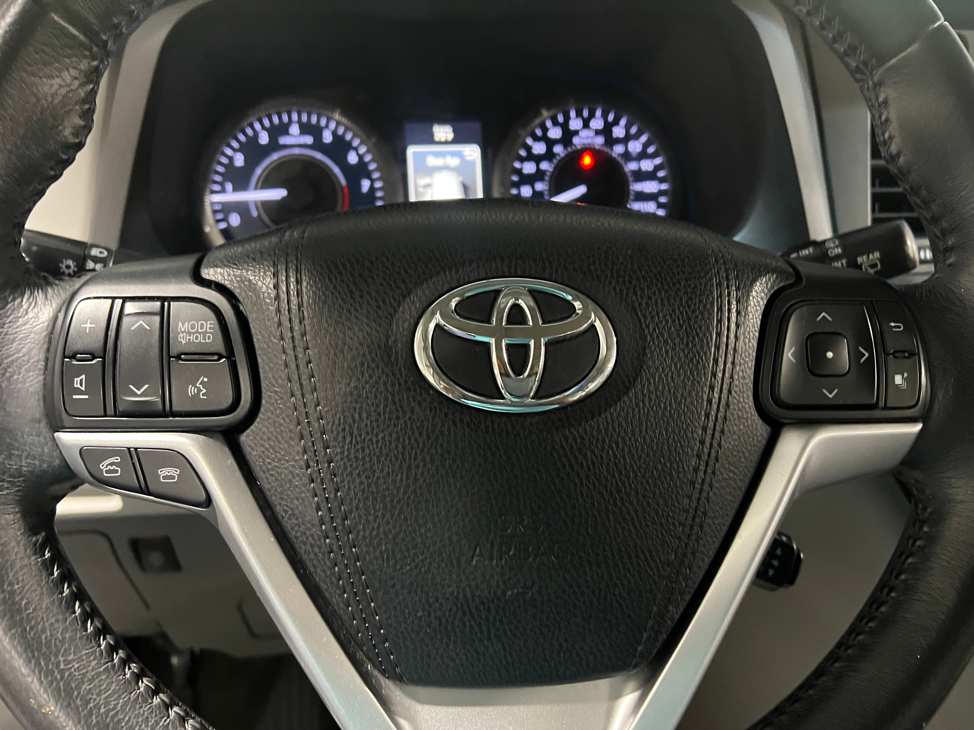 2017 Toyota Sienna XLE 4