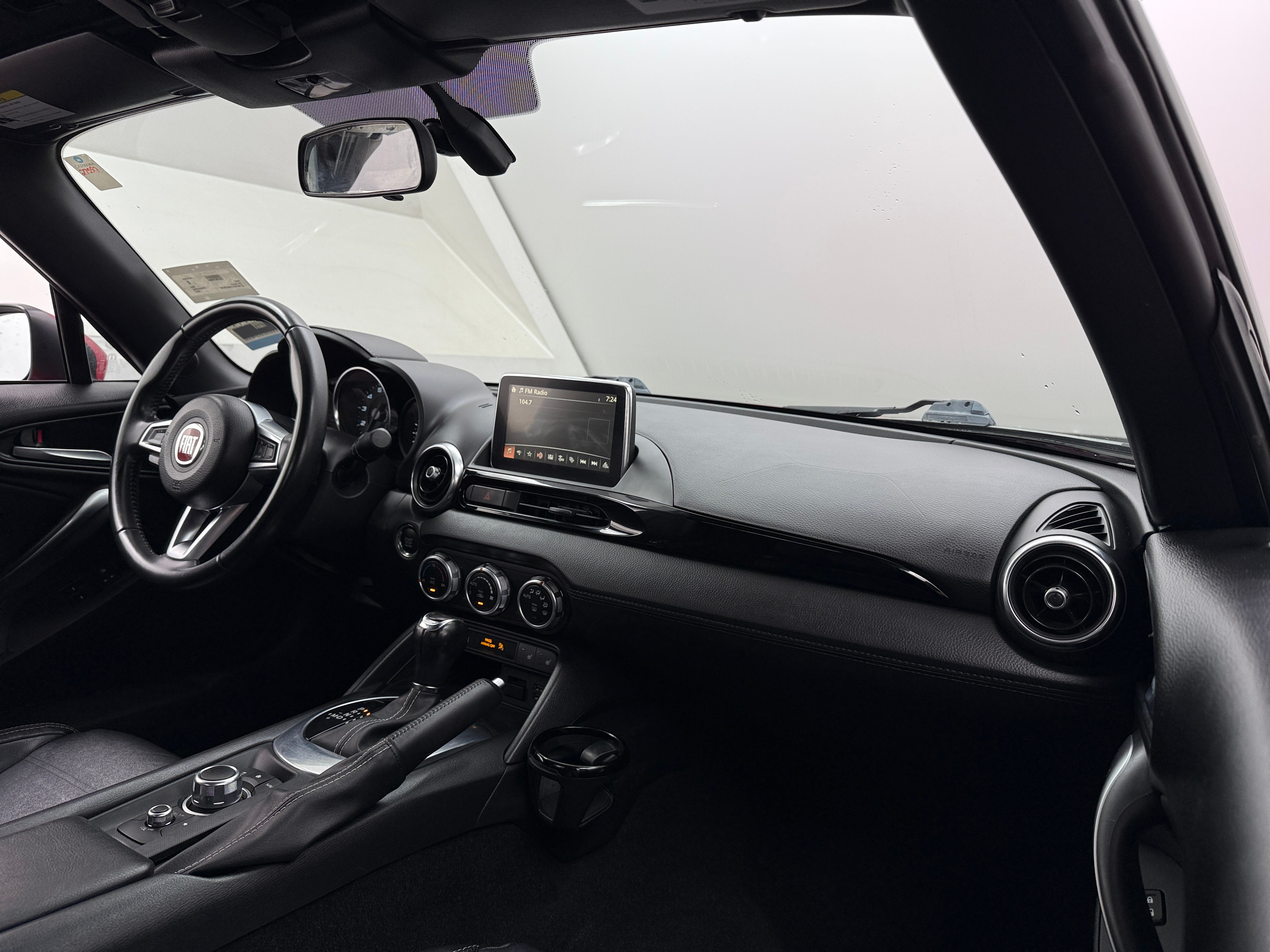 2017 Fiat 124 Spider Lusso 3