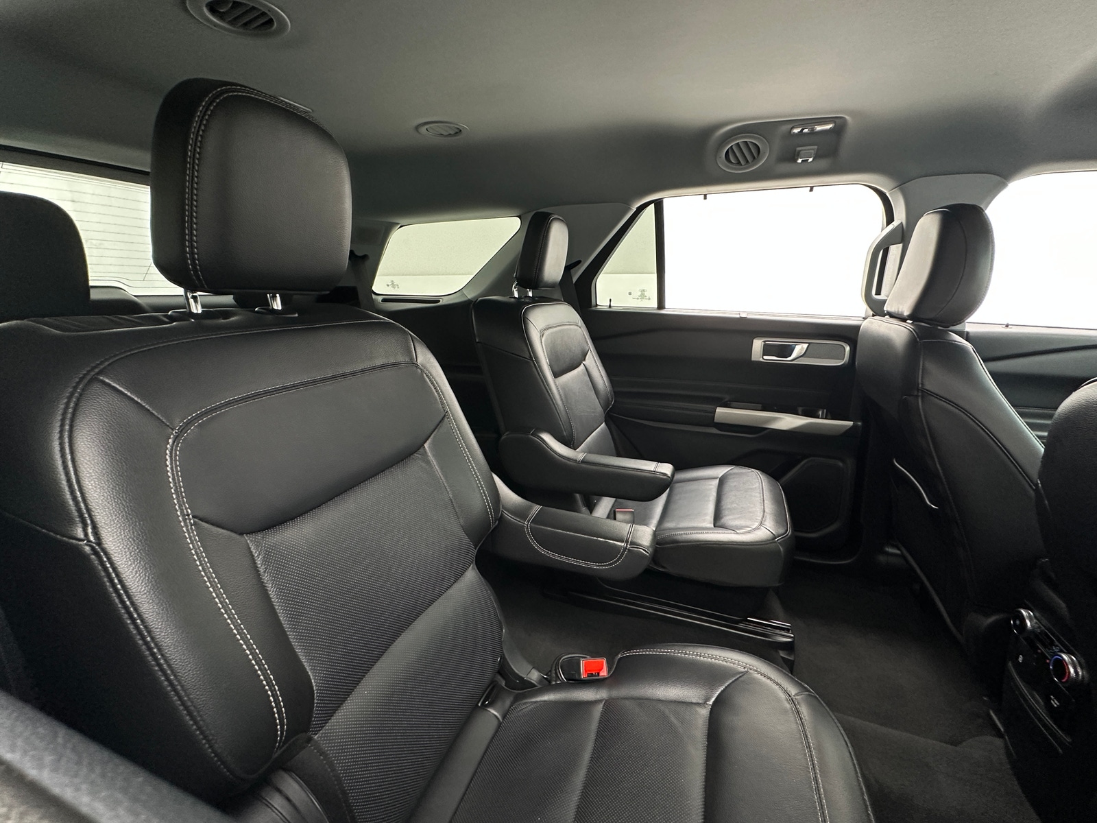 Thumbnail: 2022 Ford Explorer - 5