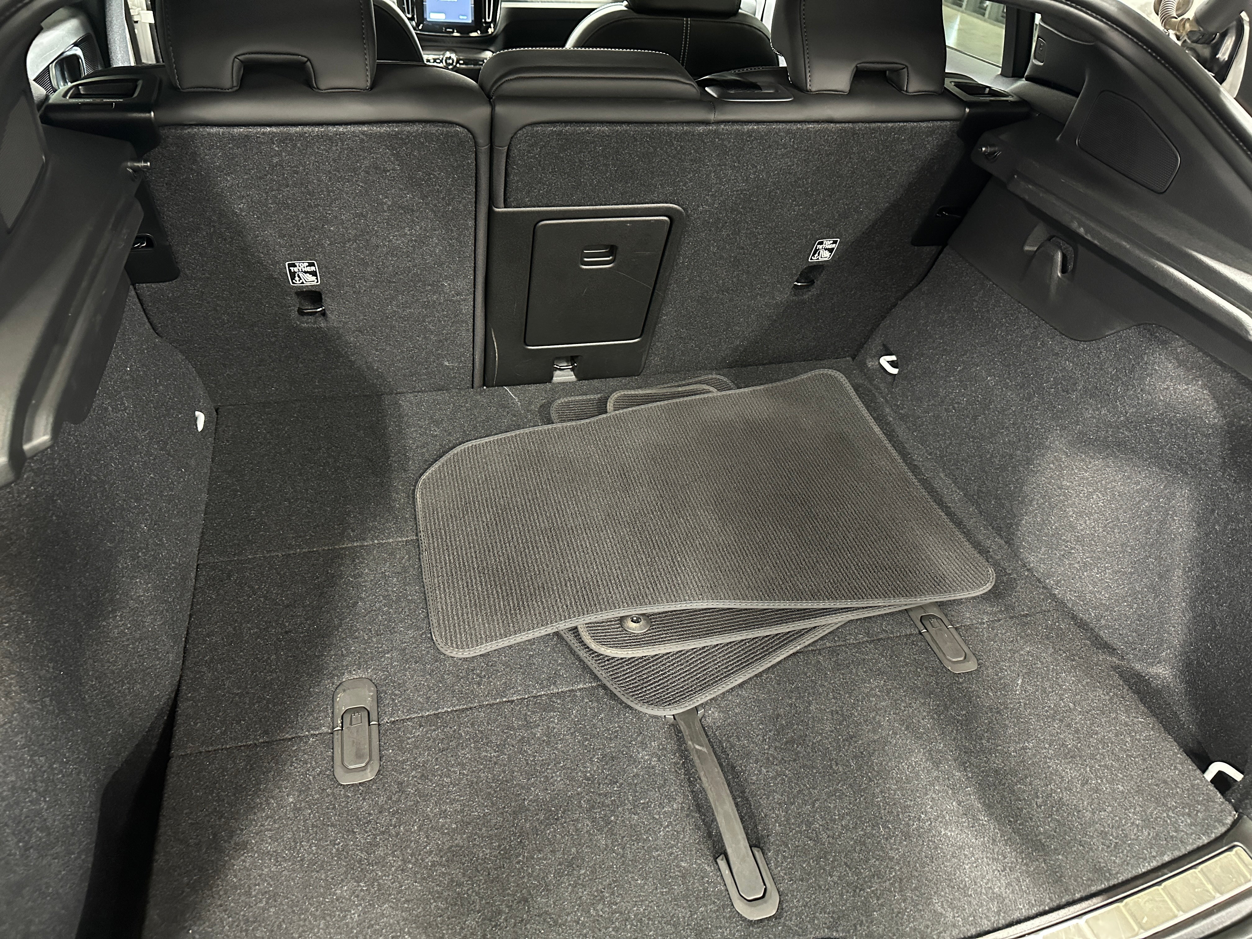 Thumbnail: 2023 Volvo C40 - 7