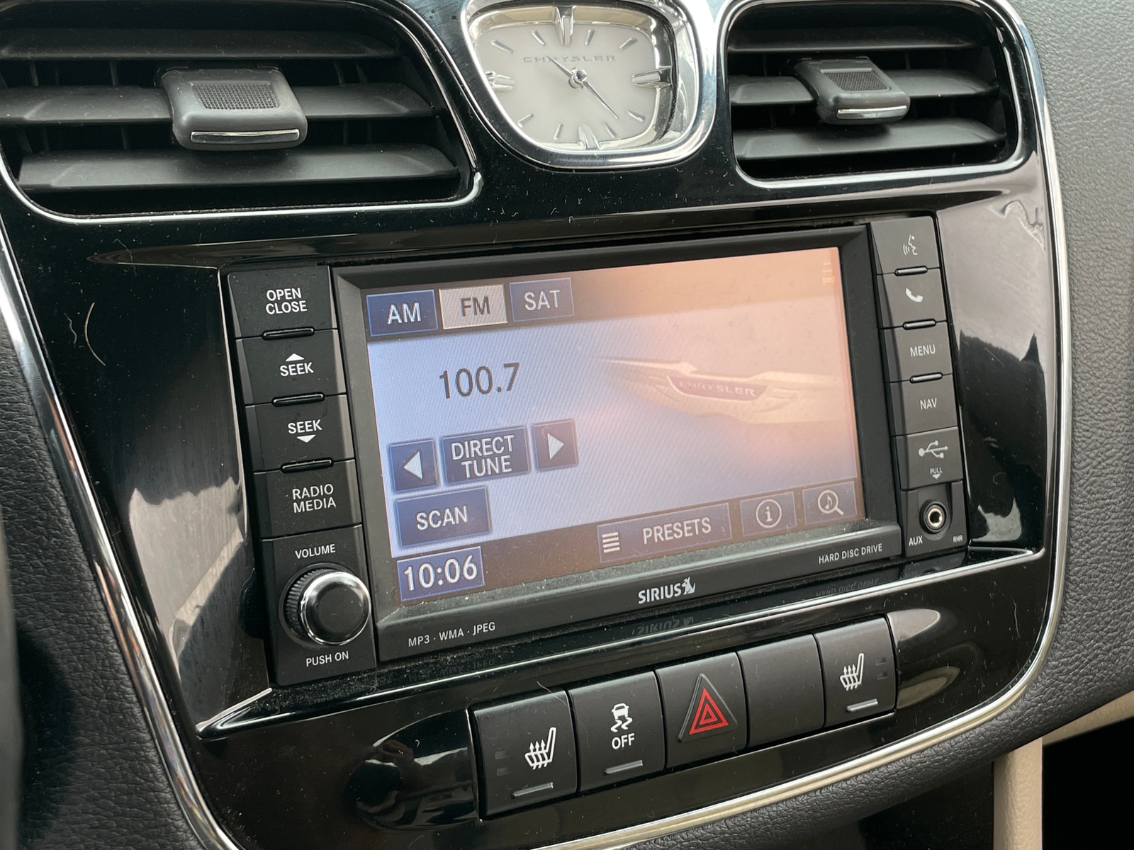 Thumbnail: 2012 Chrysler 200 - 3