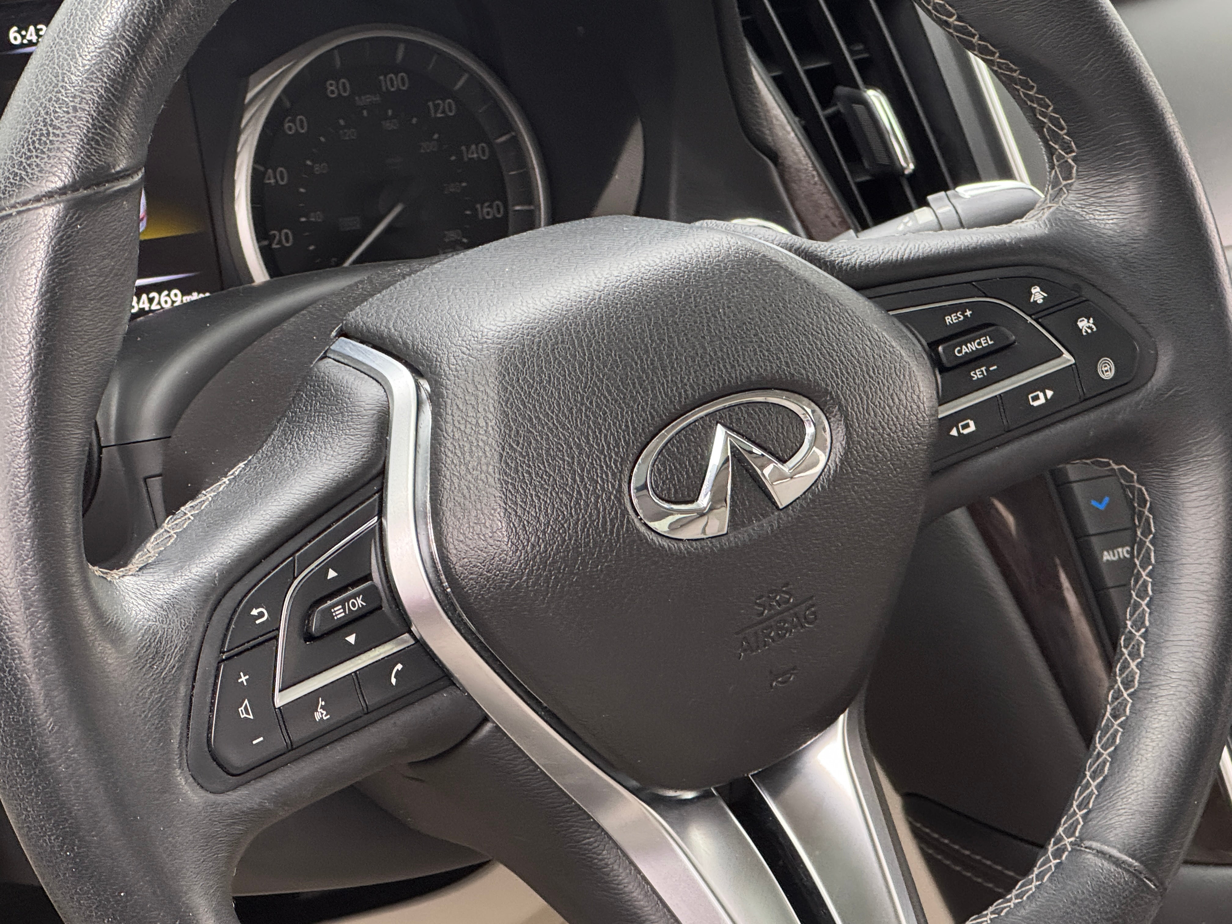 2018 INFINITI Q50 Luxe 4