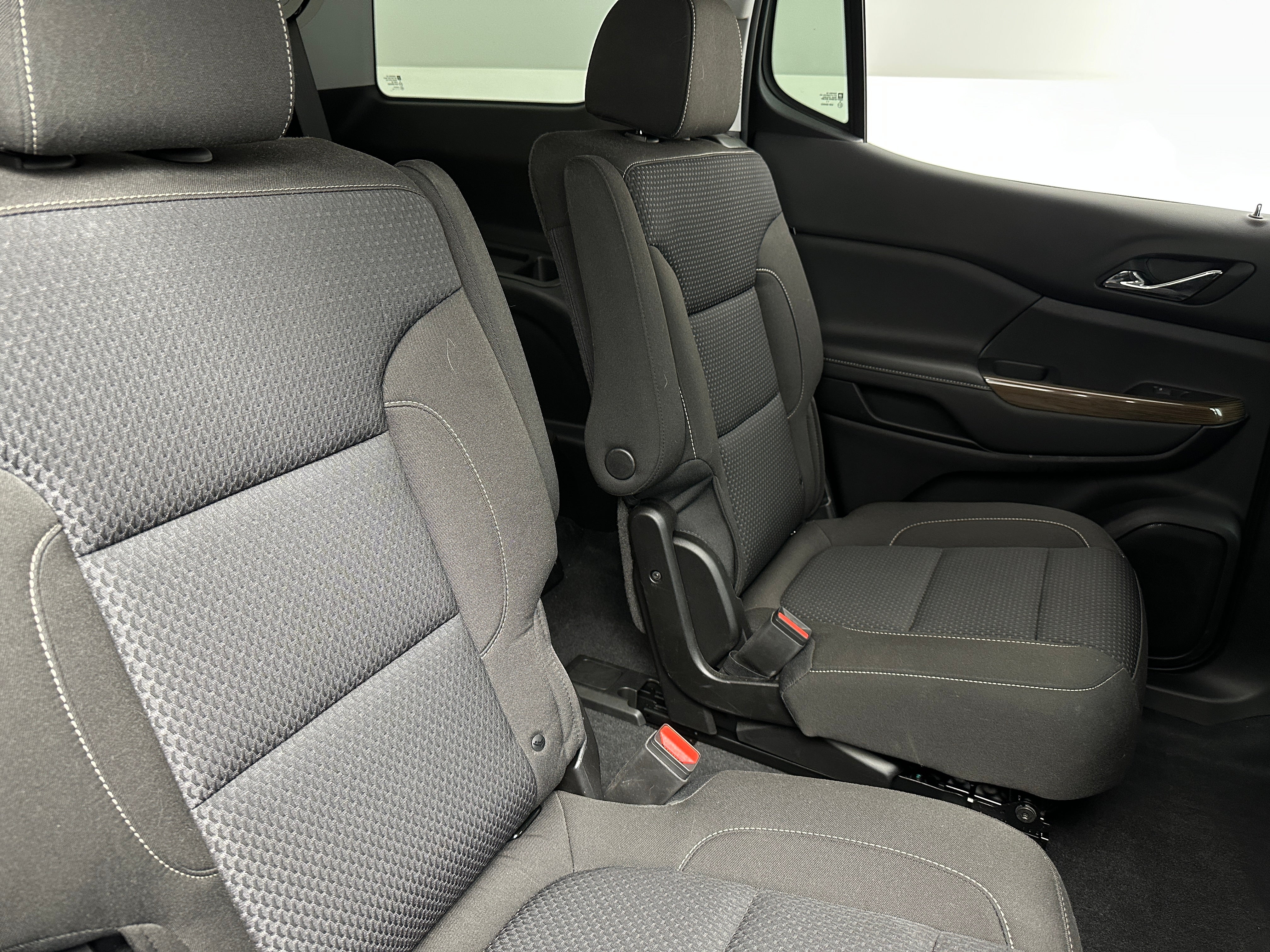 2023 GMC Acadia SLE 6