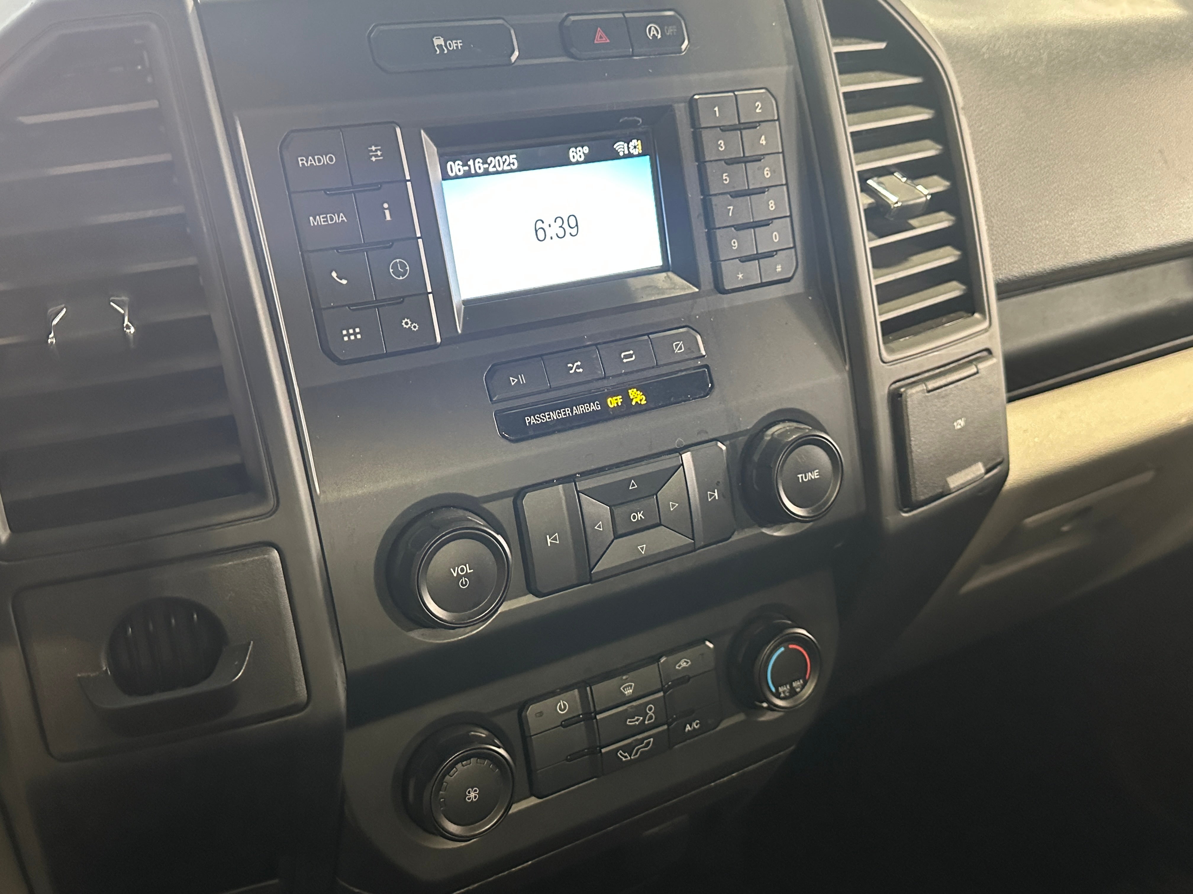 2019 Ford Econoline E-150 4