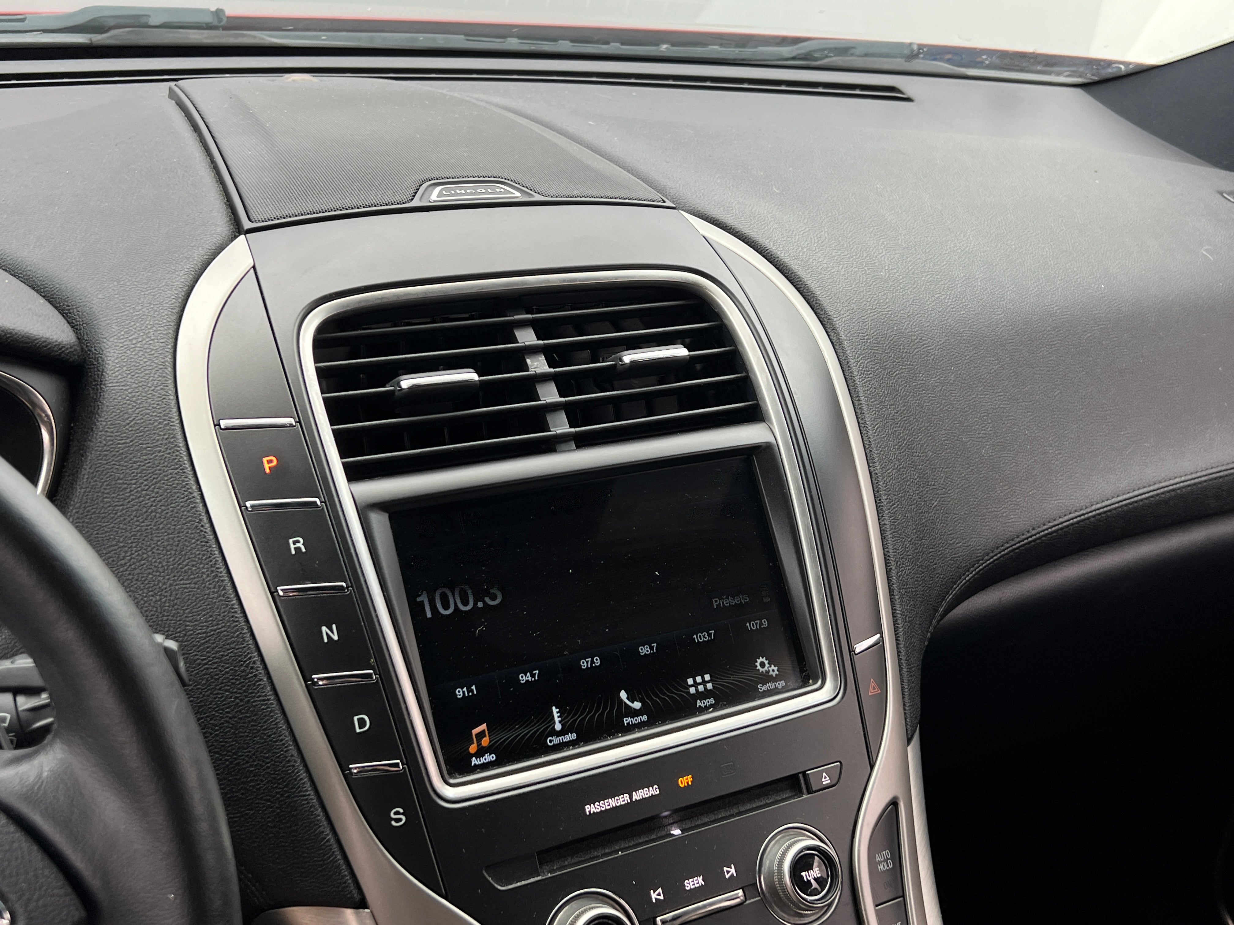 2016 Lincoln MKX Premiere 3