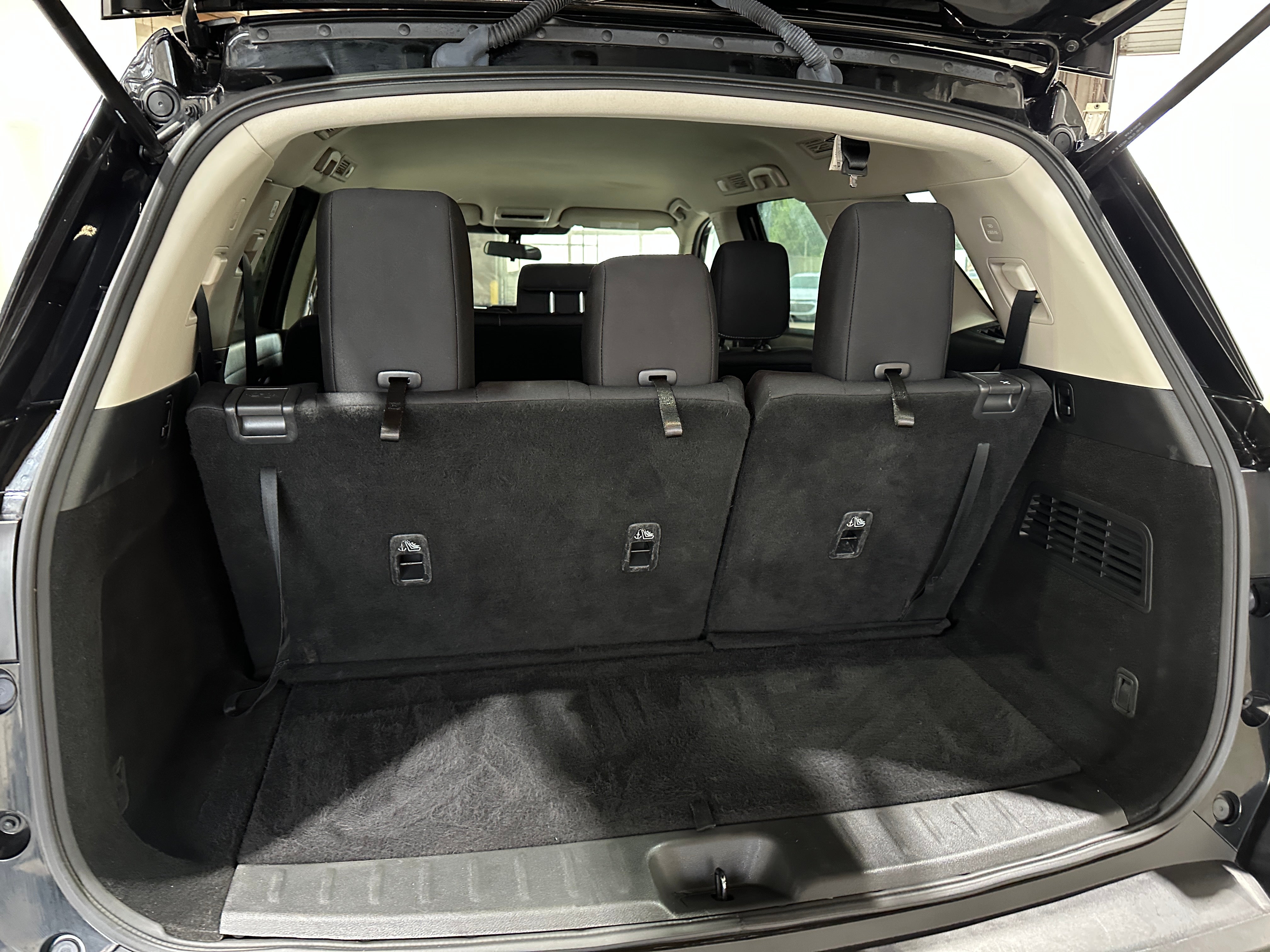 2023 Nissan Pathfinder S 7