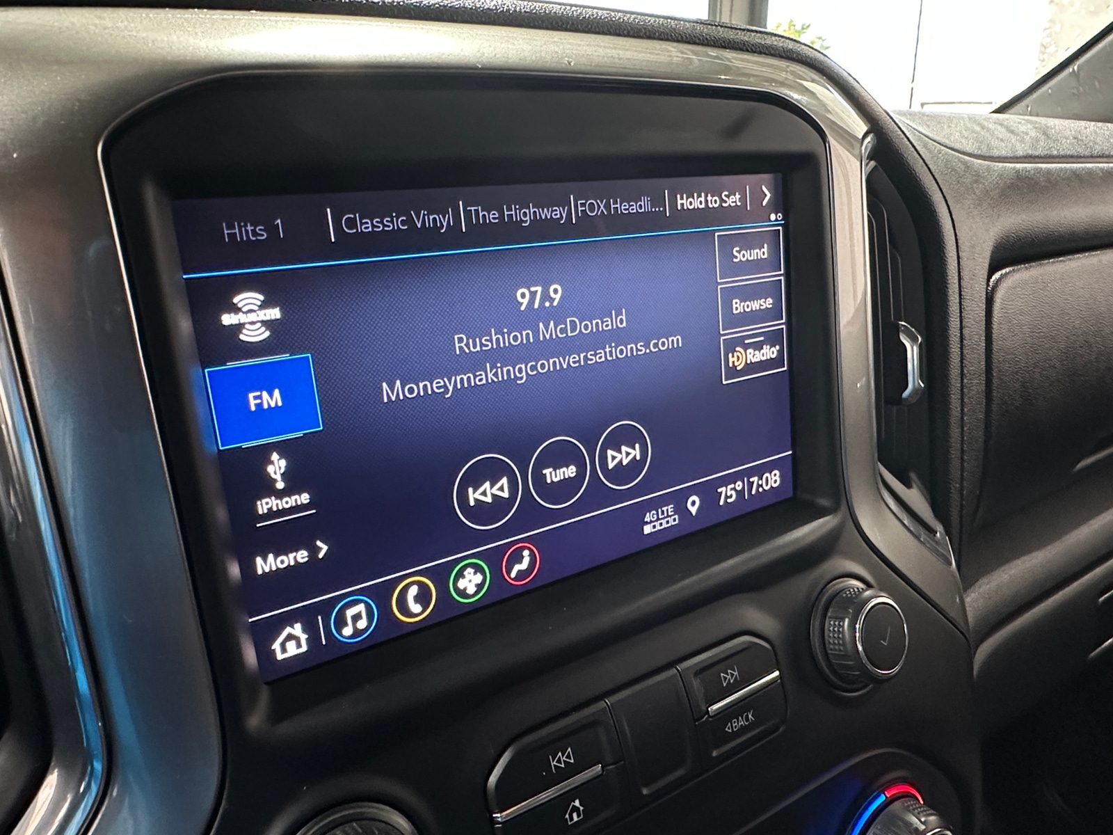 Thumbnail: 2019 Chevrolet Silverado 1500 - 4