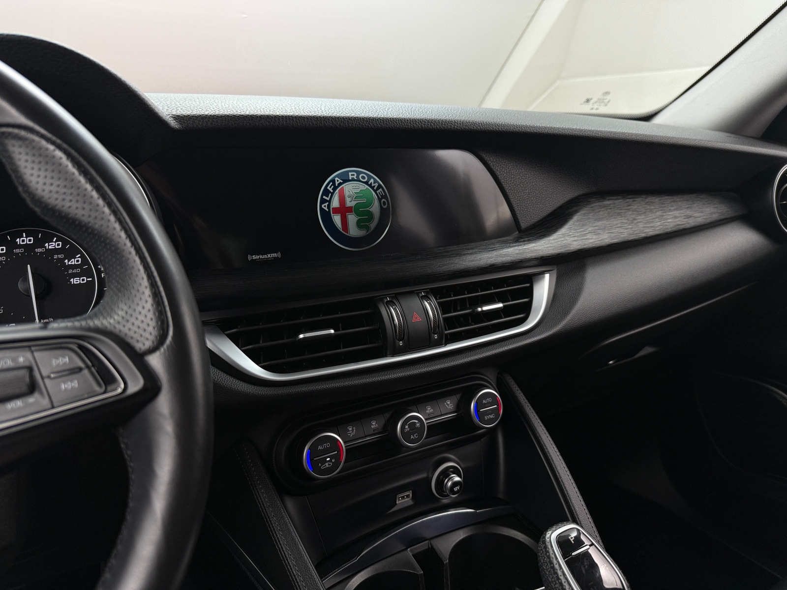 Thumbnail: 2021 Alfa Romeo Stelvio - 3