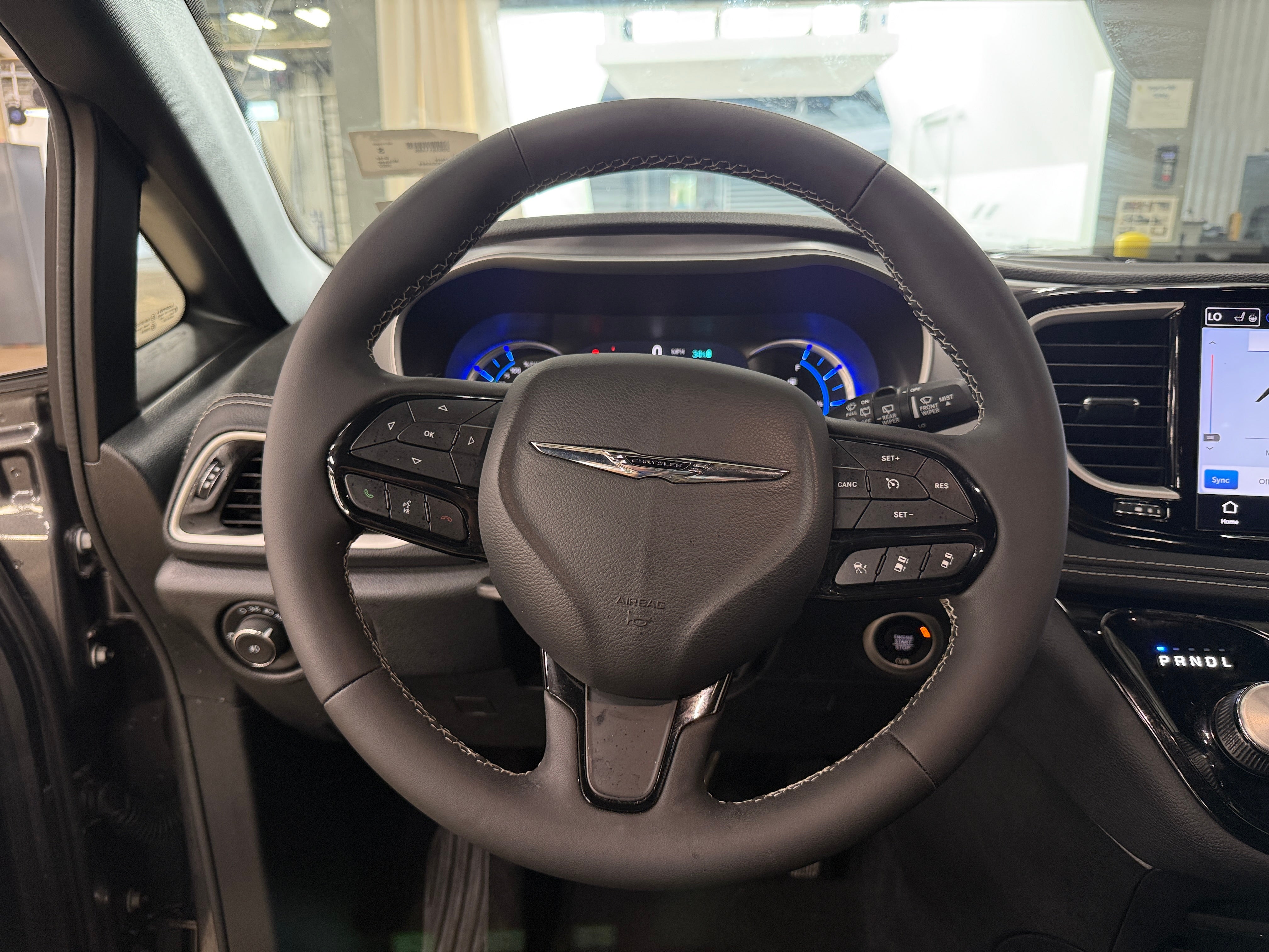 2022 Chrysler Pacifica Hybrid Touring L 4