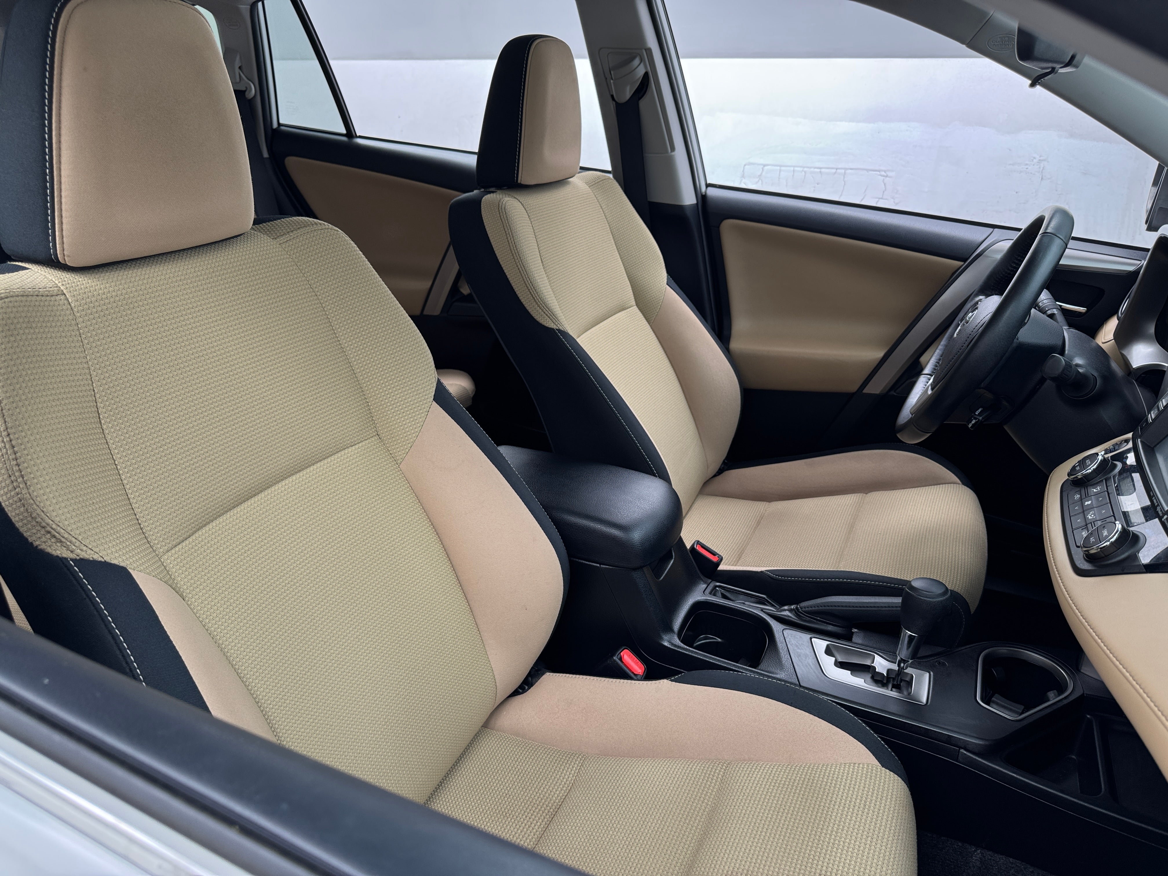 2018 Toyota RAV4 XLE 2