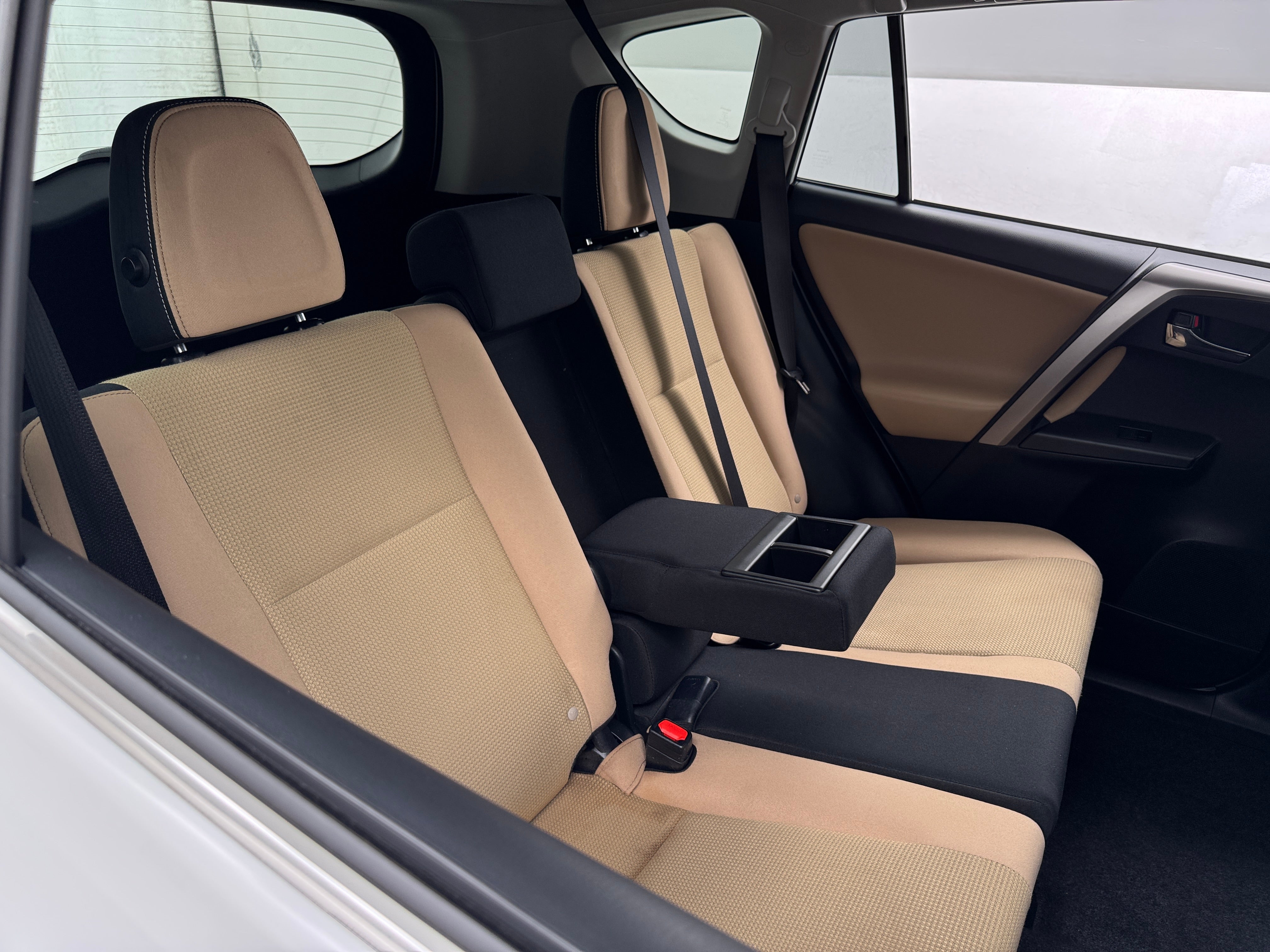 2018 Toyota RAV4 XLE 6