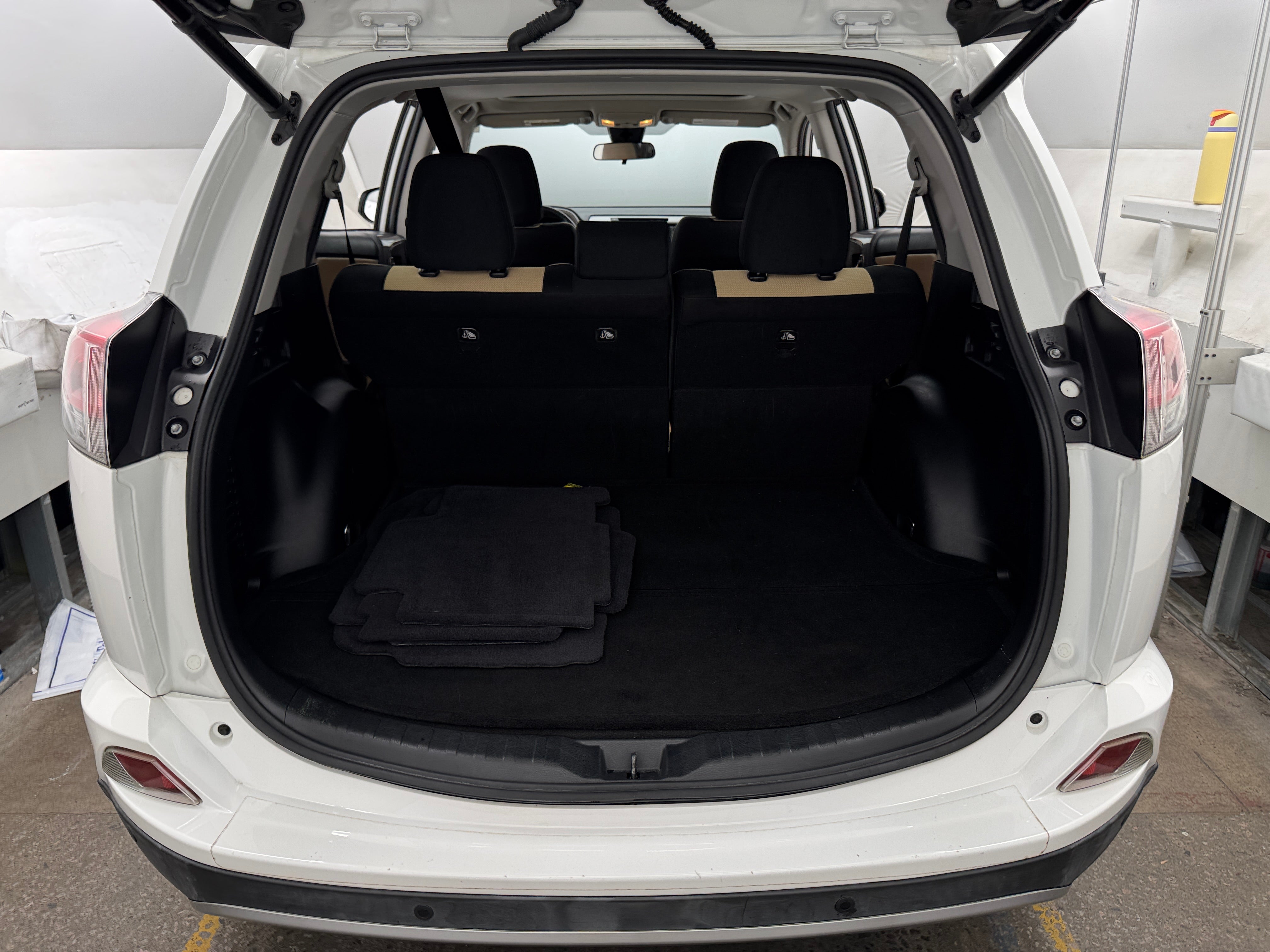 2018 Toyota RAV4 XLE 7