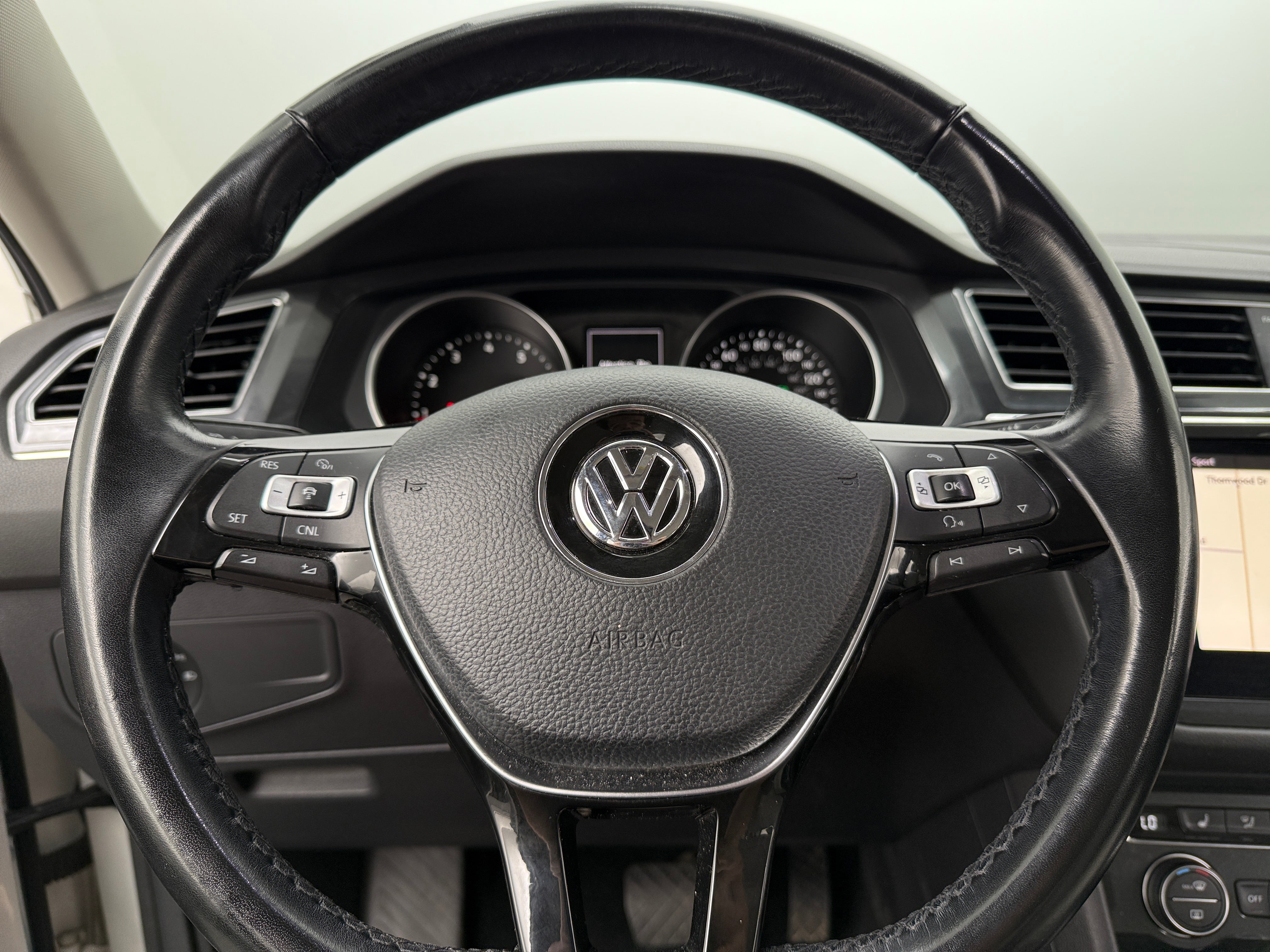 2018 Volkswagen Tiguan SEL 4