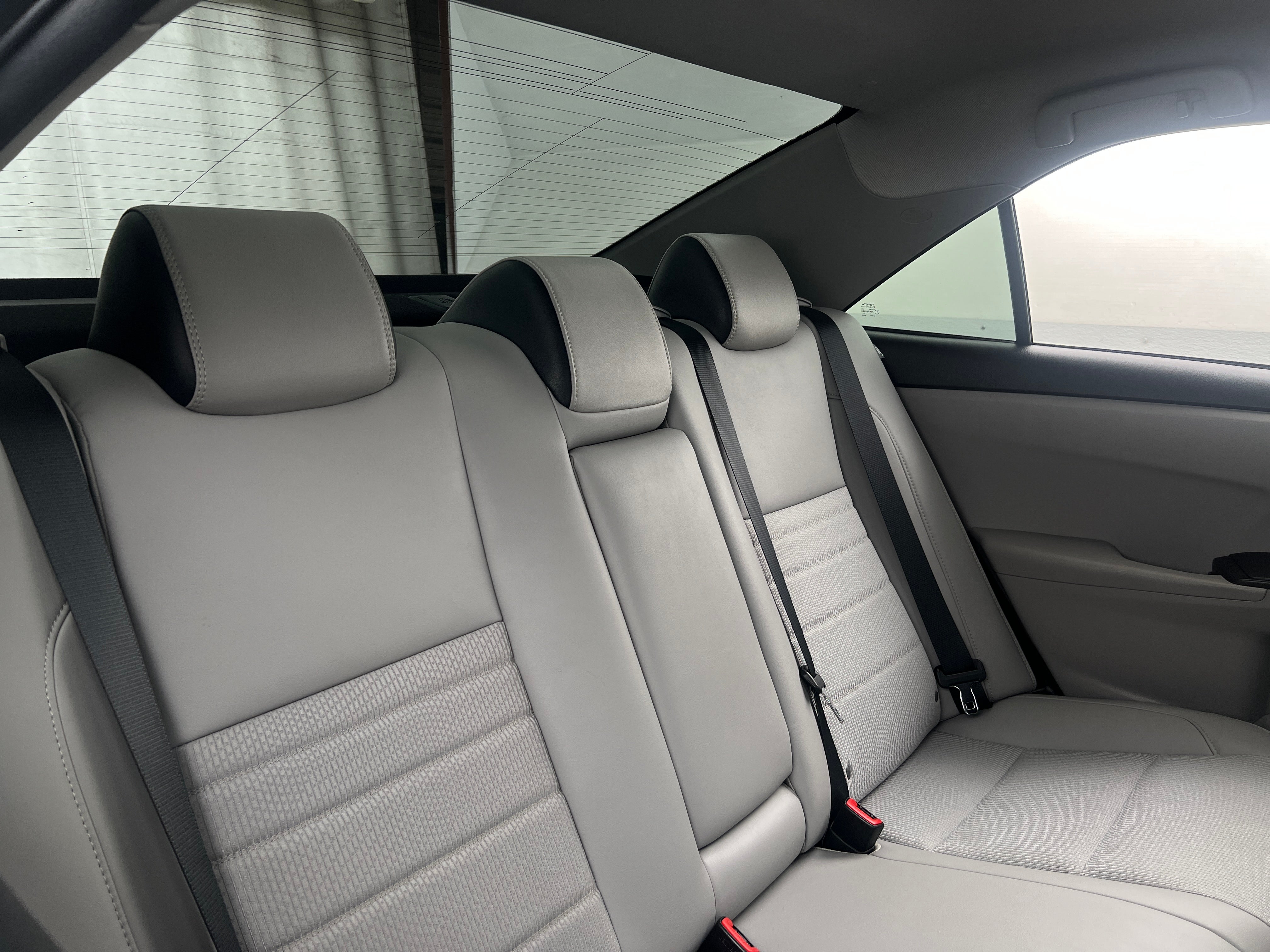 2017 Toyota Camry SE 6