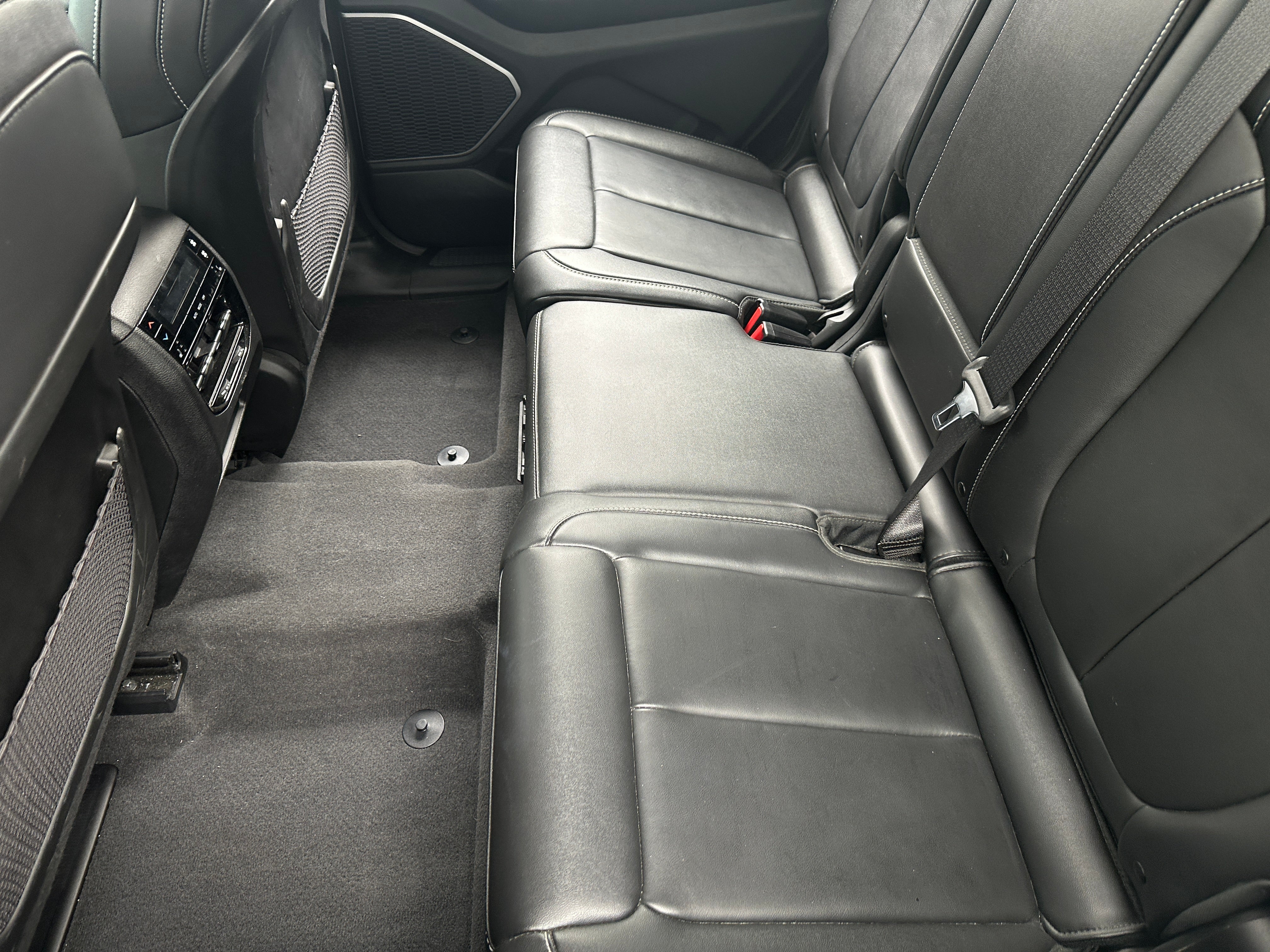 2022 Jeep Grand Cherokee L Limited Edition 4