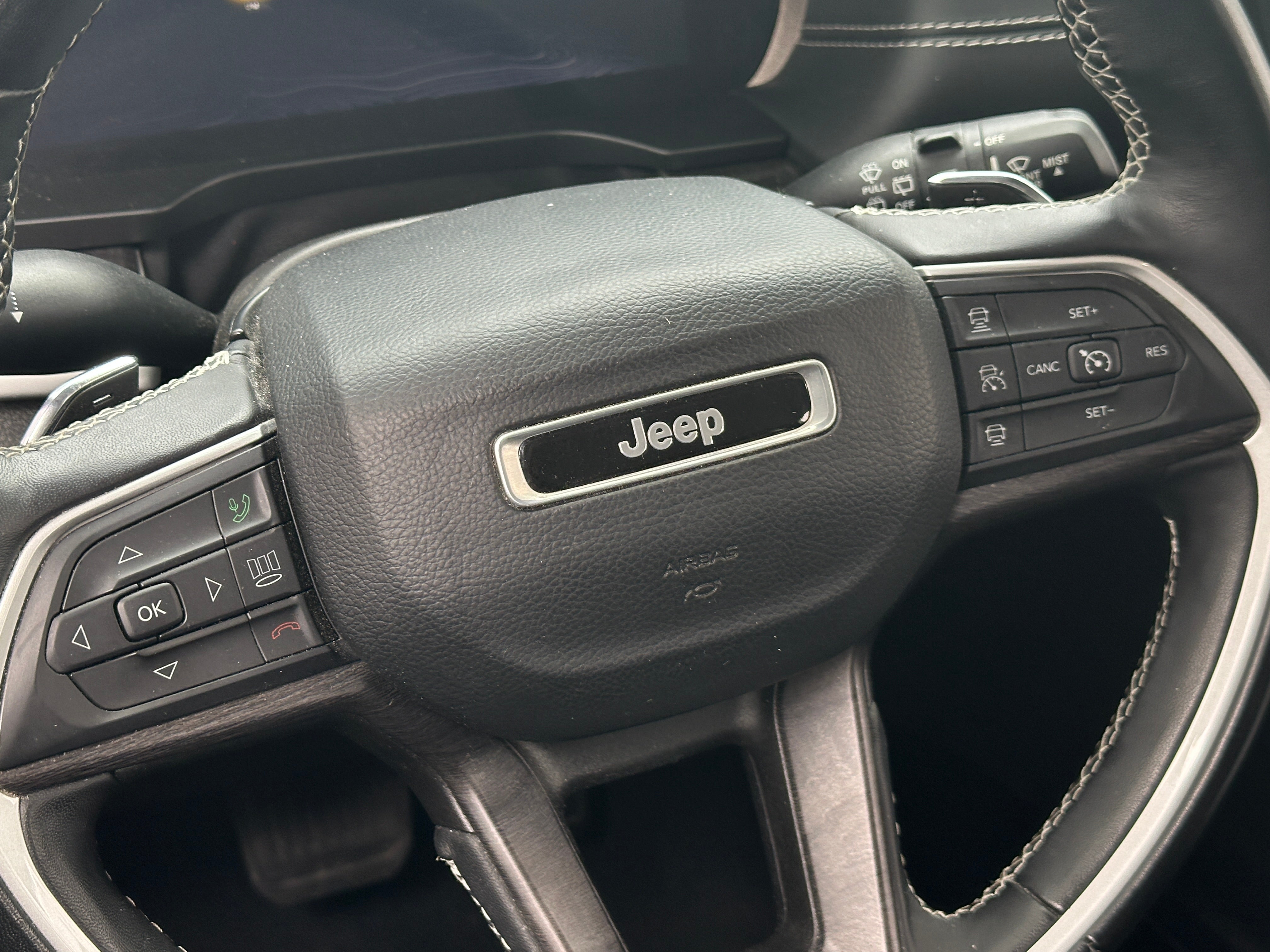 2022 Jeep Grand Cherokee L Limited Edition 3