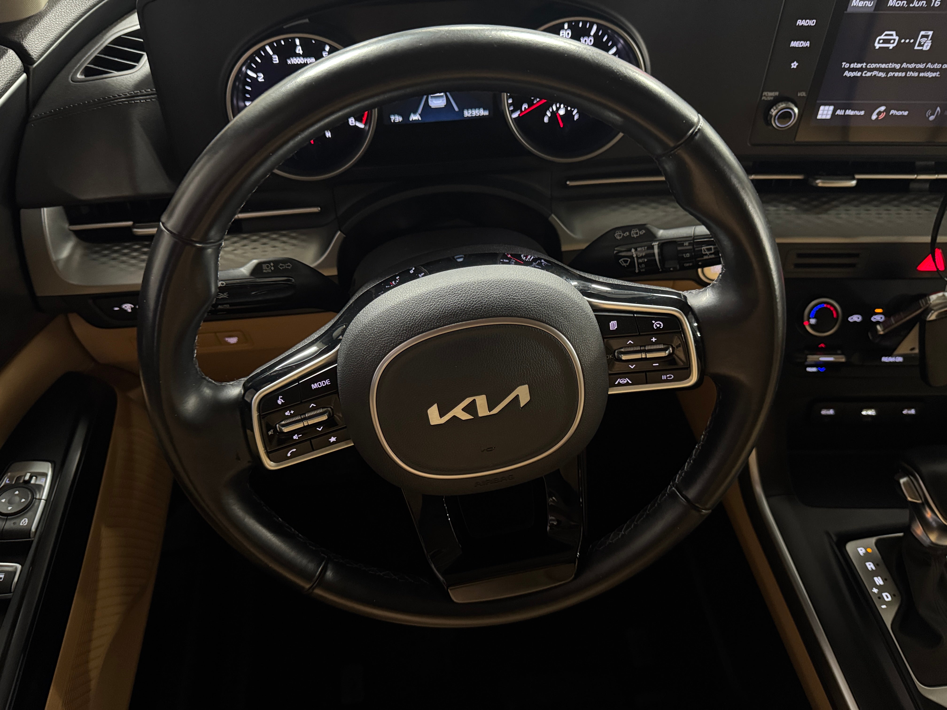 2022 Kia Carnival LX 4