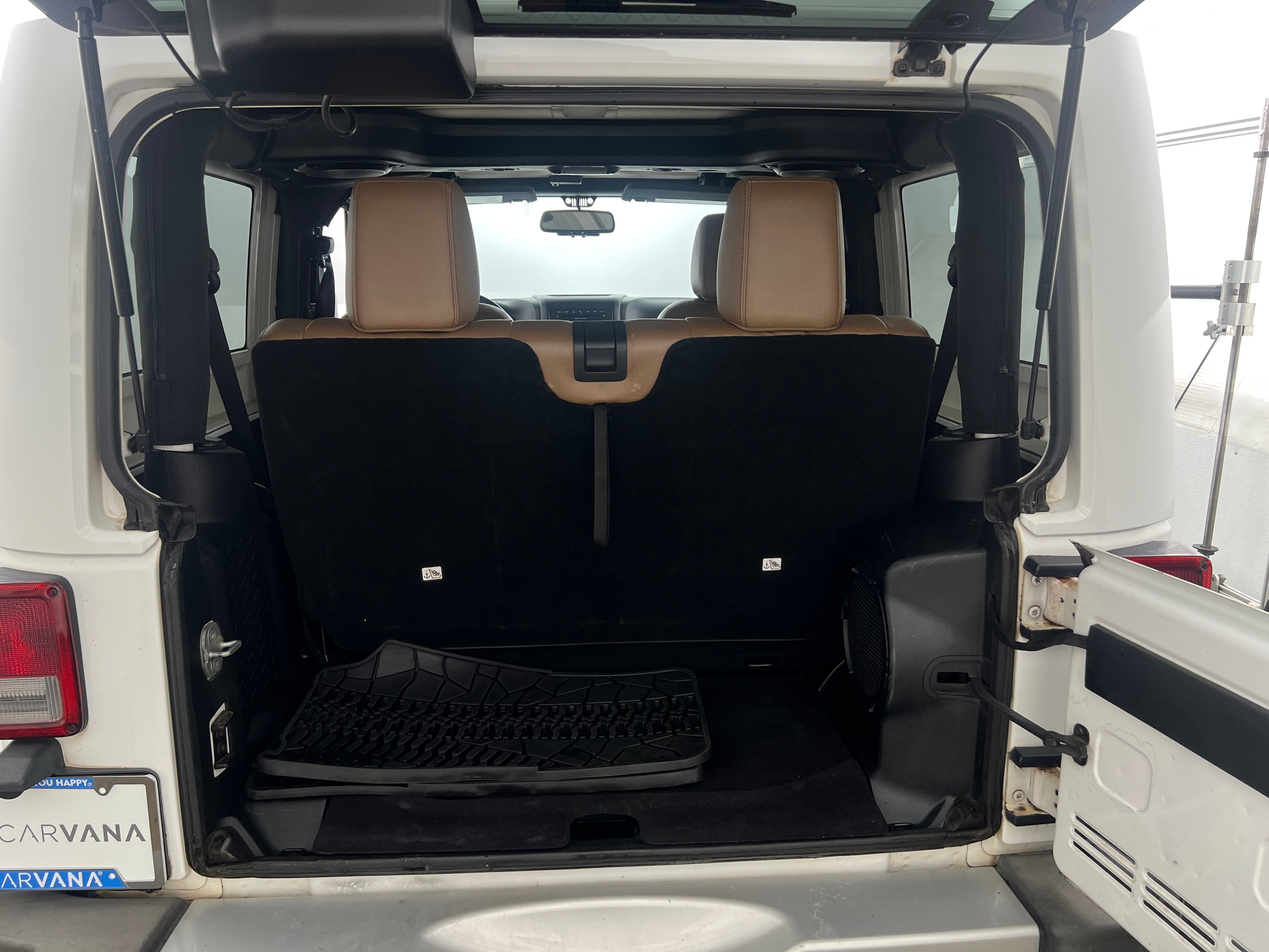 2013 Jeep Wrangler Sahara 6