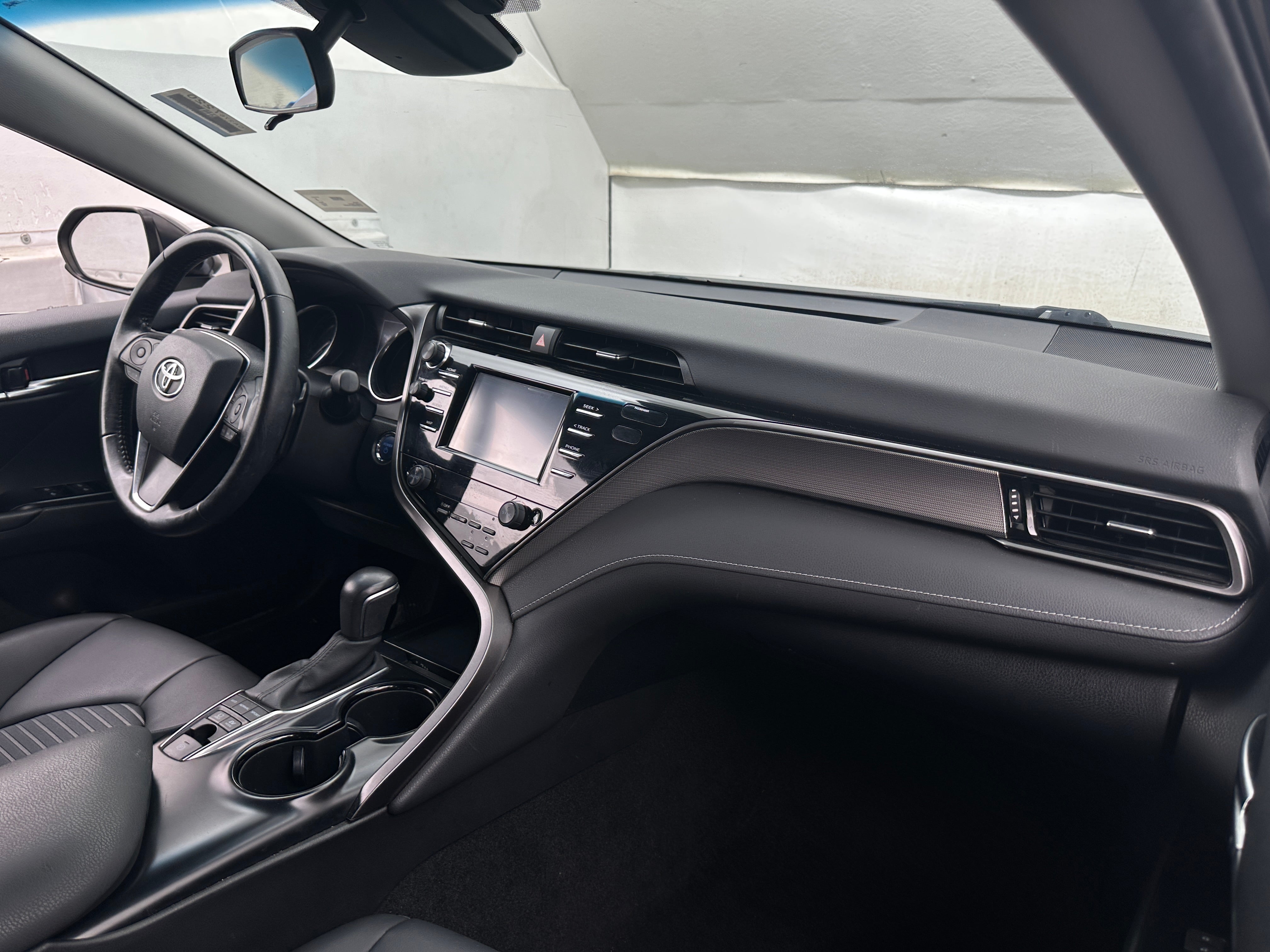 2020 Toyota Camry SE 2