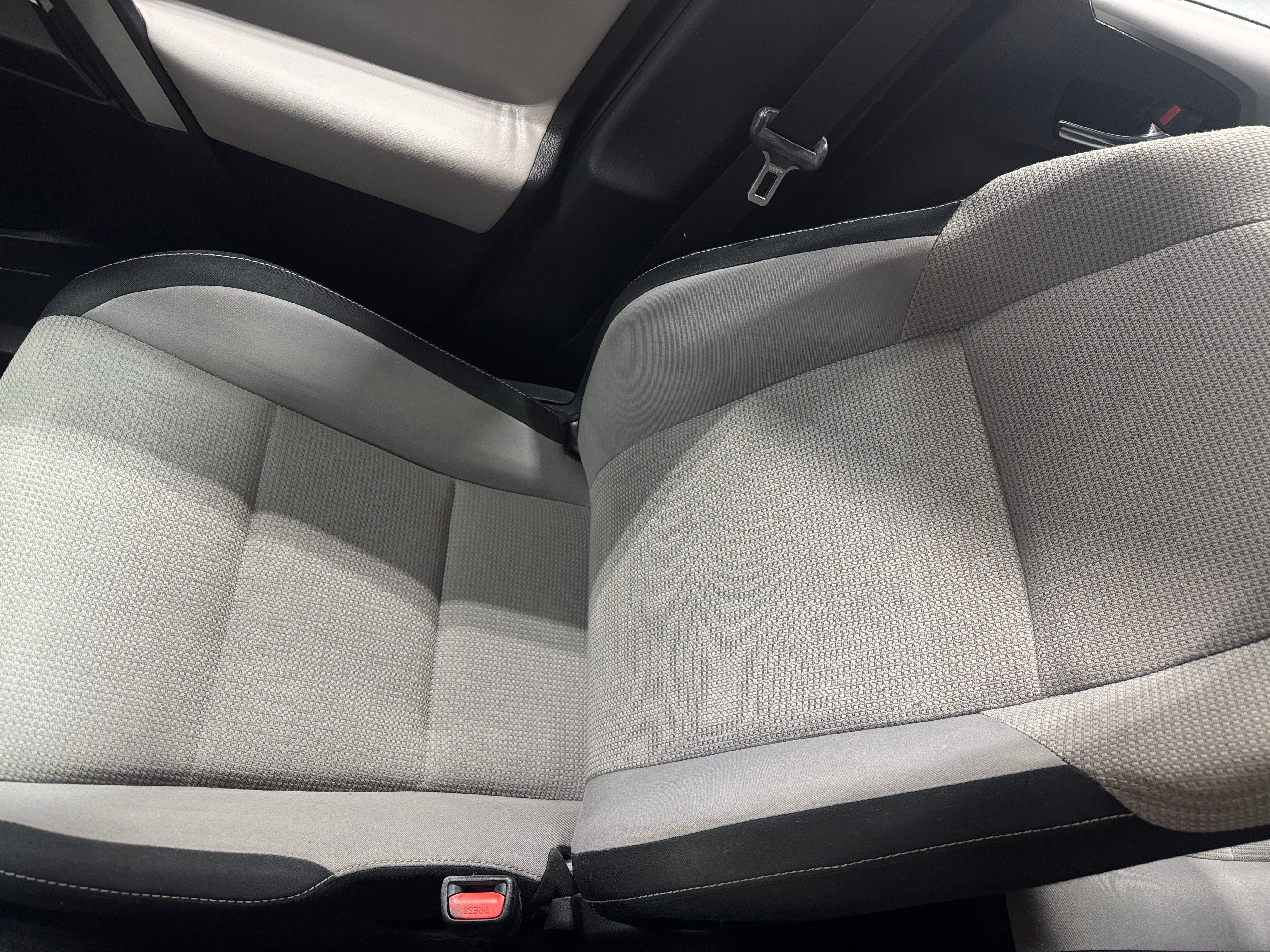 2016 Toyota RAV4 XLE 2